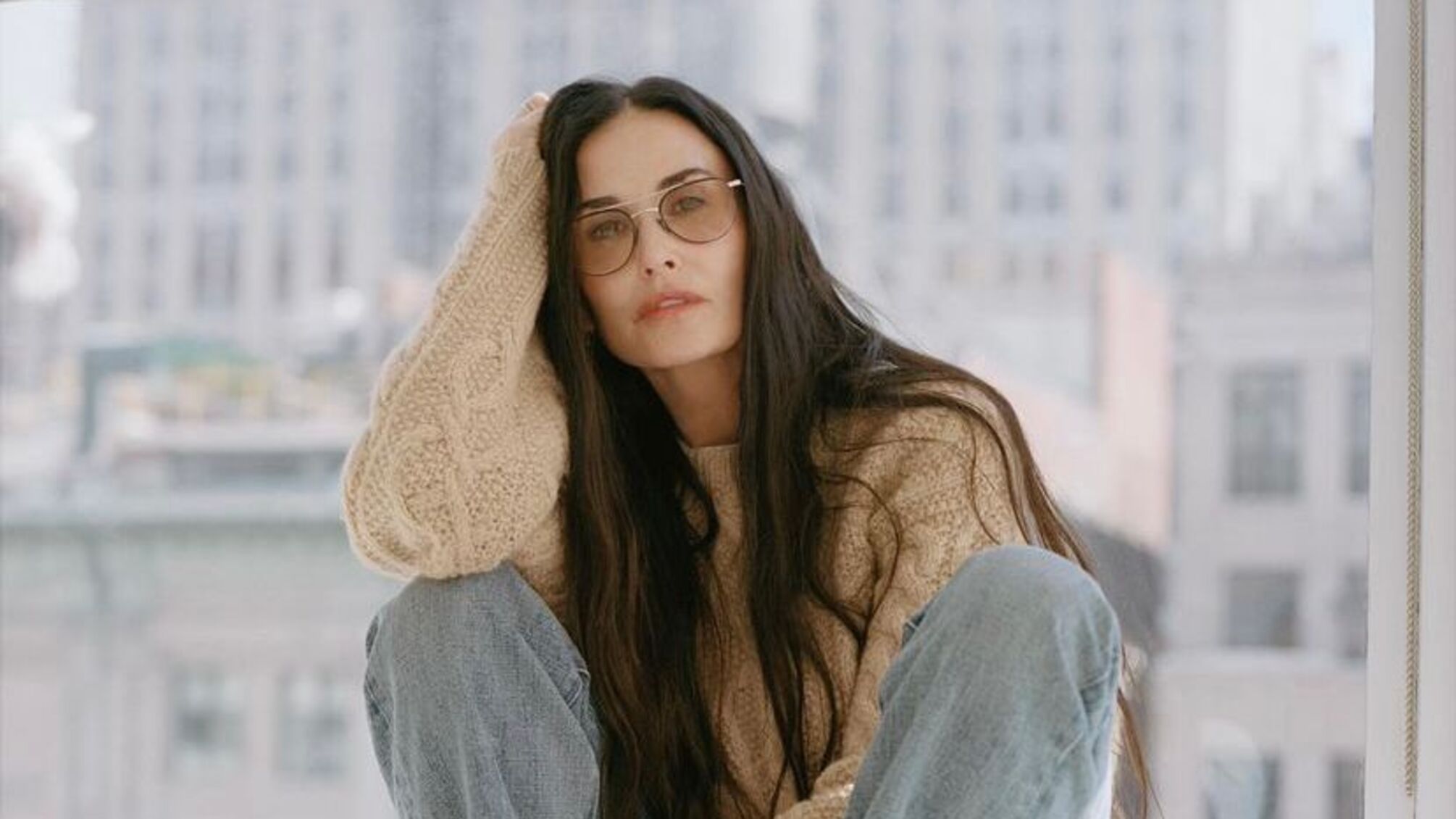 Деми Мур в новом образе на фотосессии для известного бренда одежды