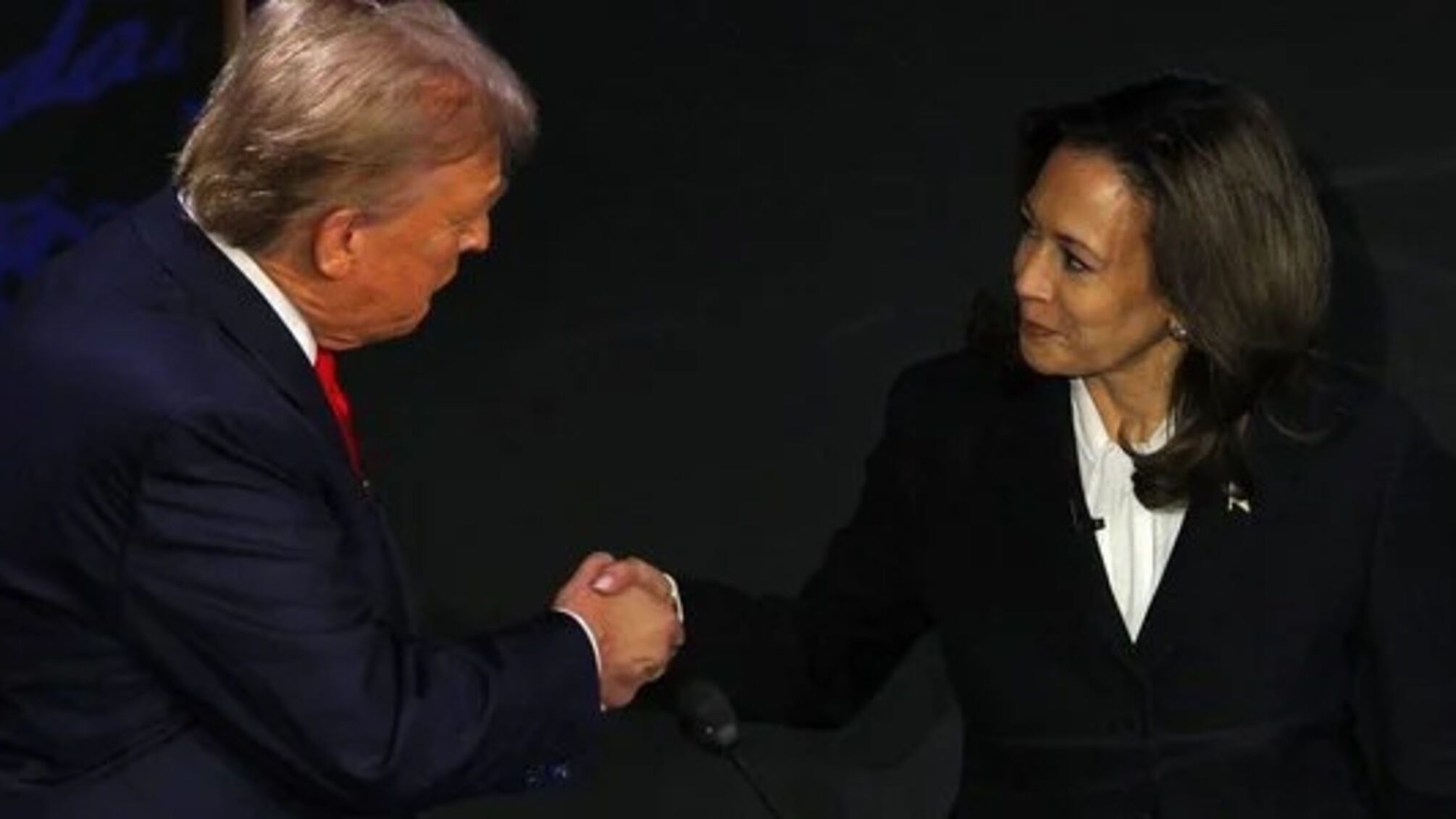 трамп гаррис