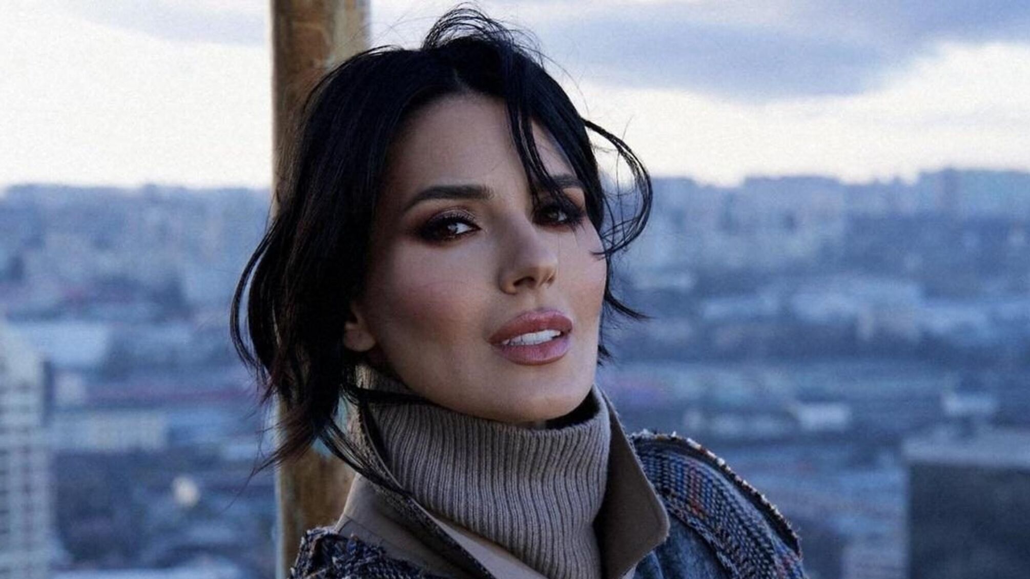 Ведуча Маша Єфросиніна виклала відео зі своїм щоденним макіяжем