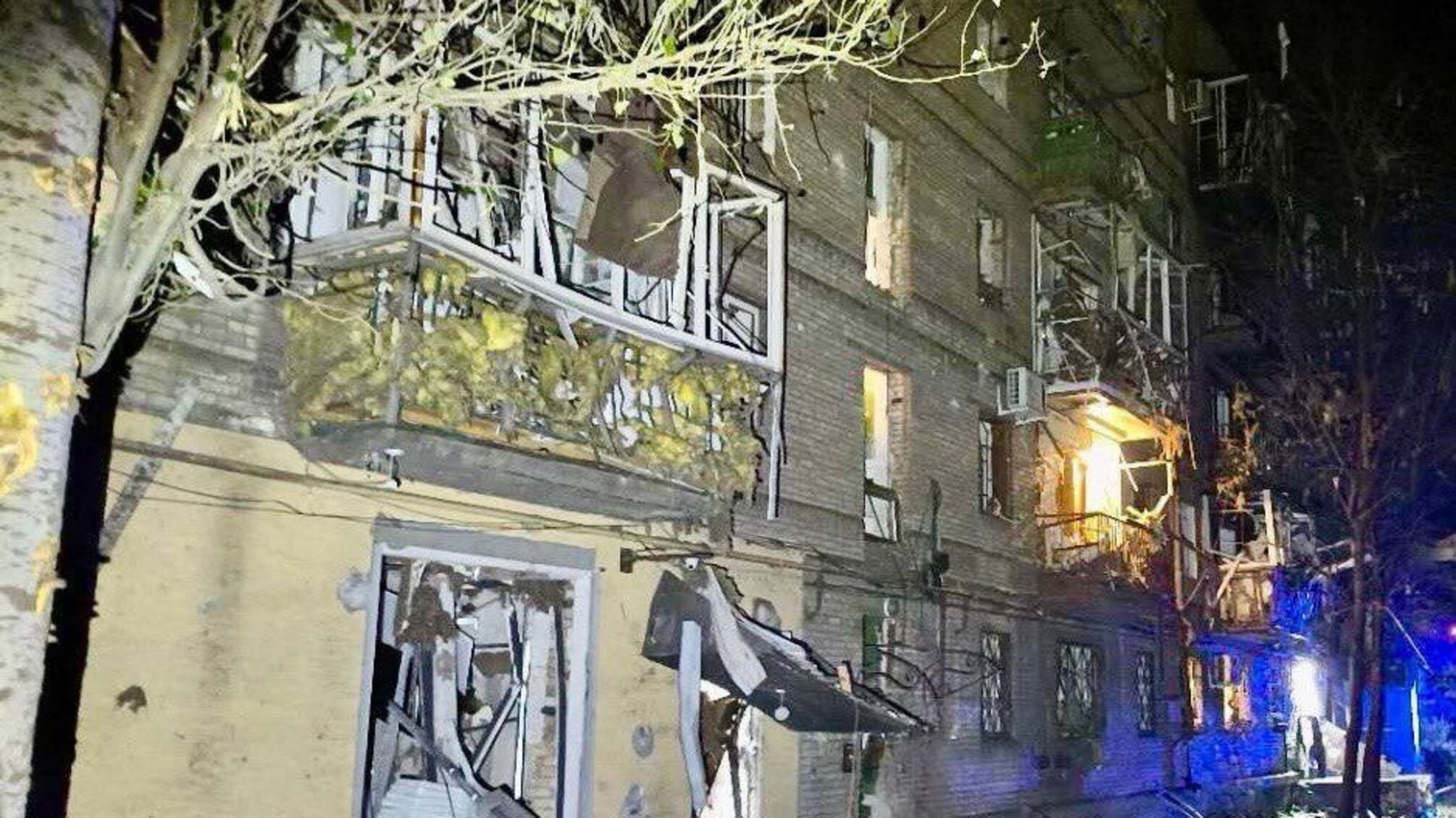 У Запоріжжі постраждали житлові будинки, поранені мирні жителі