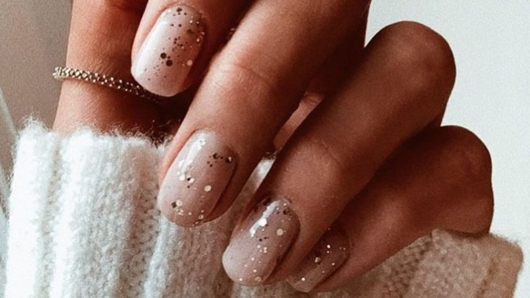 Зимовий догляд за нігтями: прості поради для здоров’я та краси