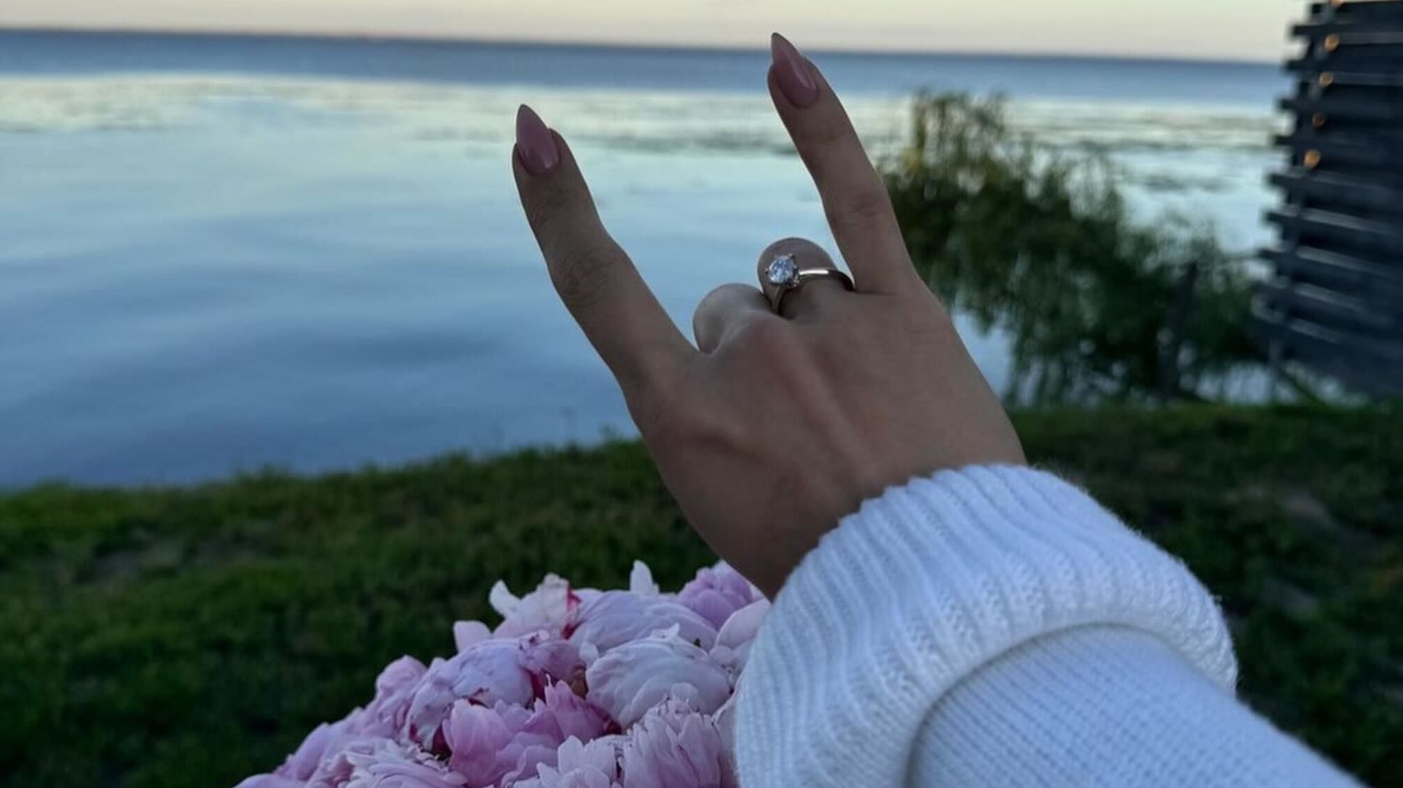 'Я верила': известная украинская певица выходит замуж