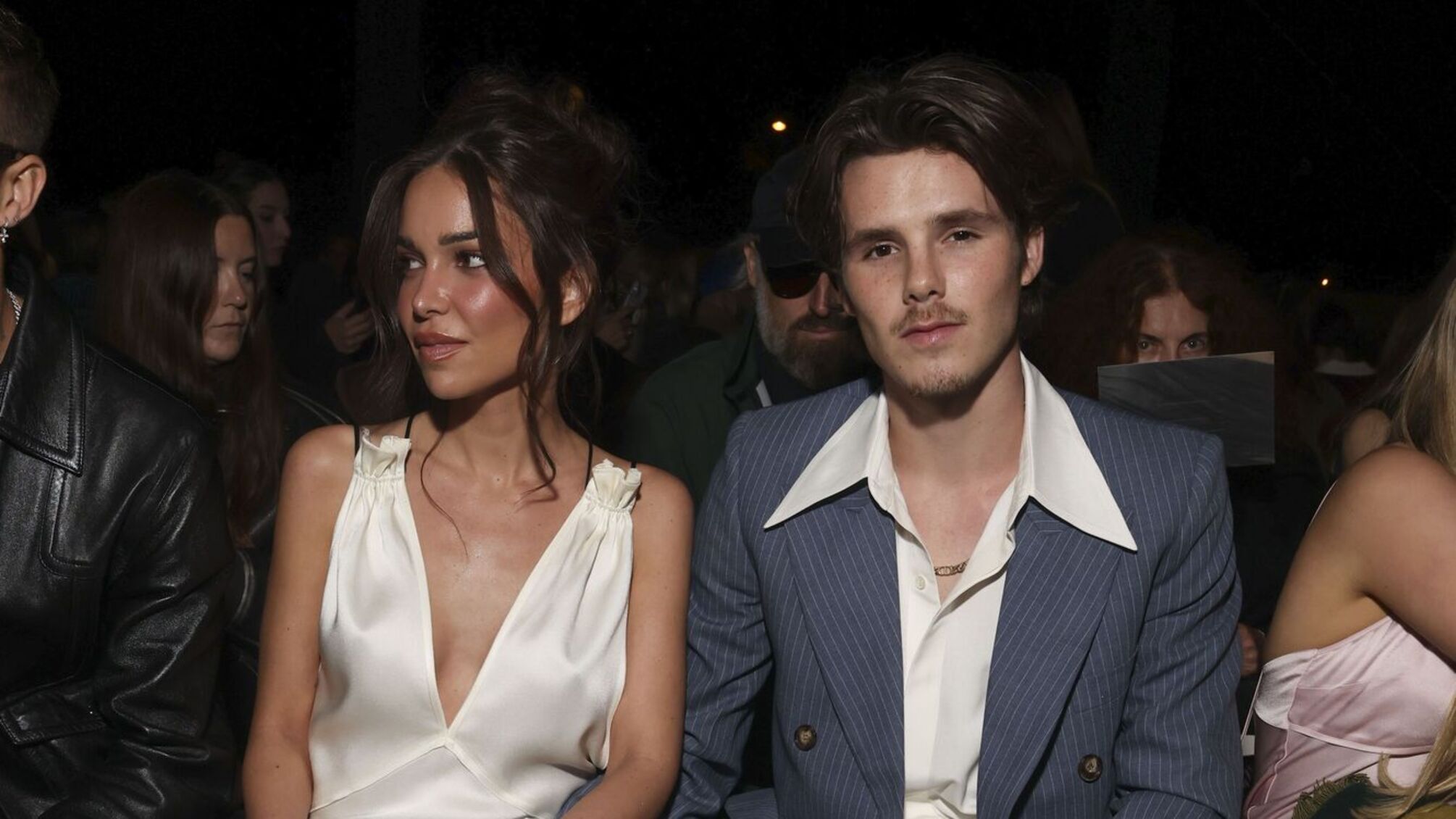 Круз Бекхем вражає публіку романом із співачкою, старшою на 10 років: рекакція Вікторія на нові стосунки сина