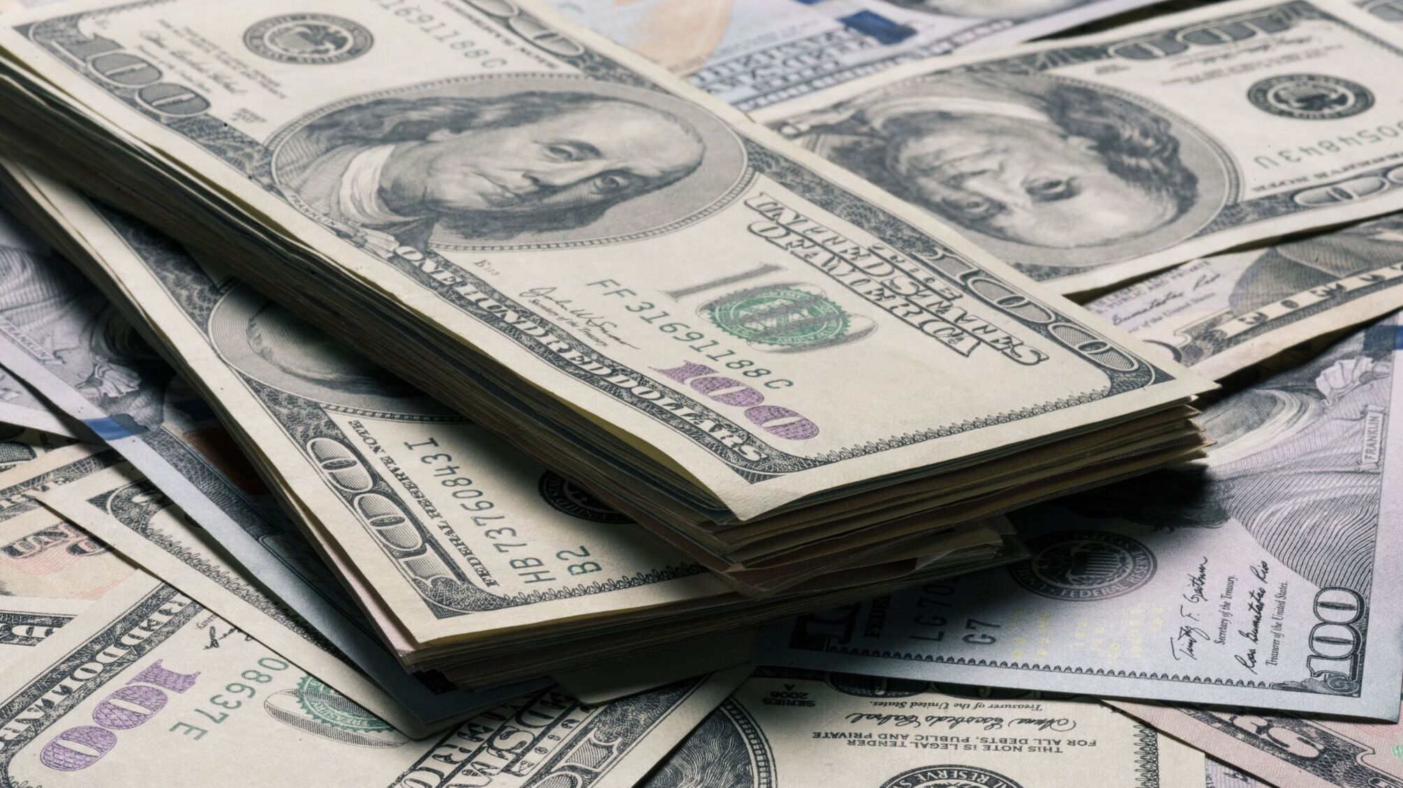 Доллар подорожал