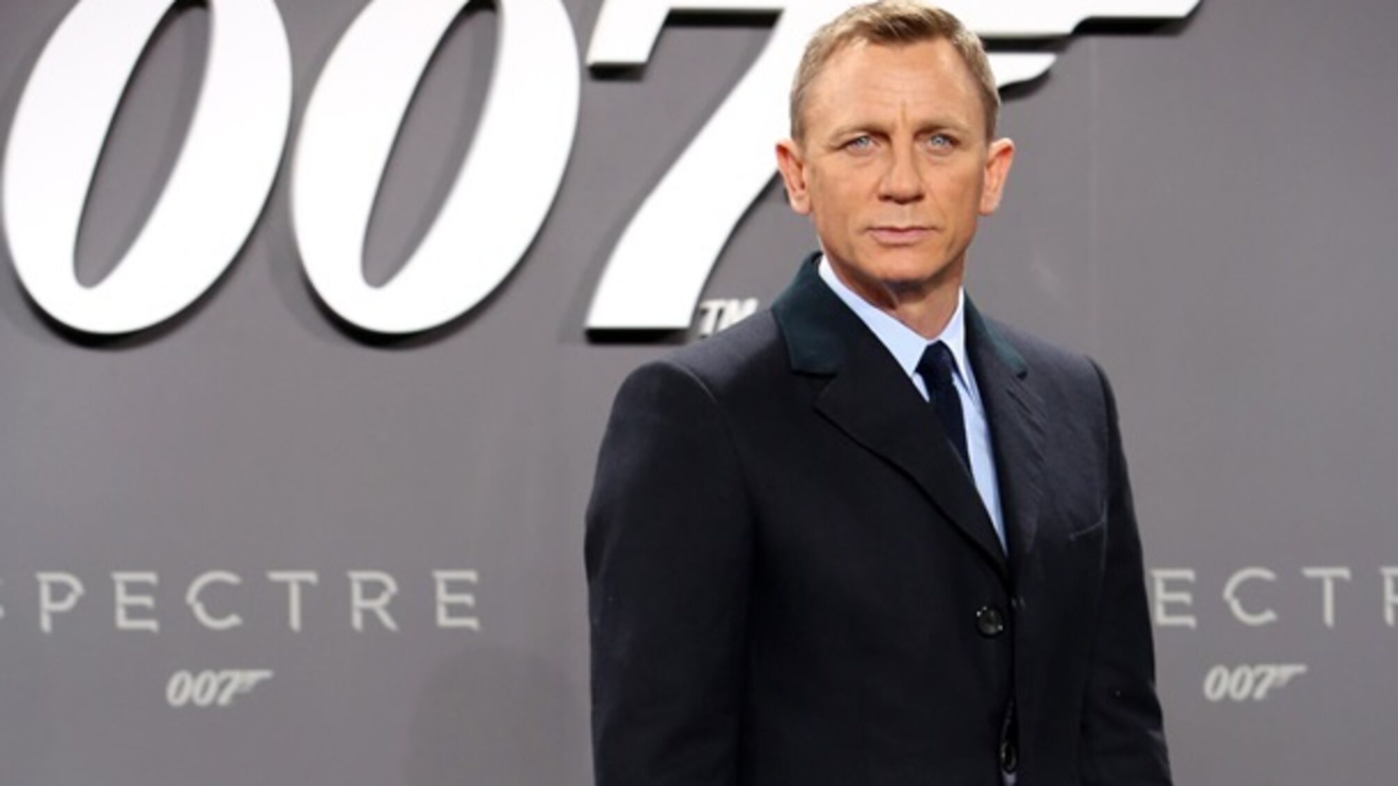 Агент 007- Деніел Крейг здивував фанатів новим іміджем на Венеційському кінофестивалі
