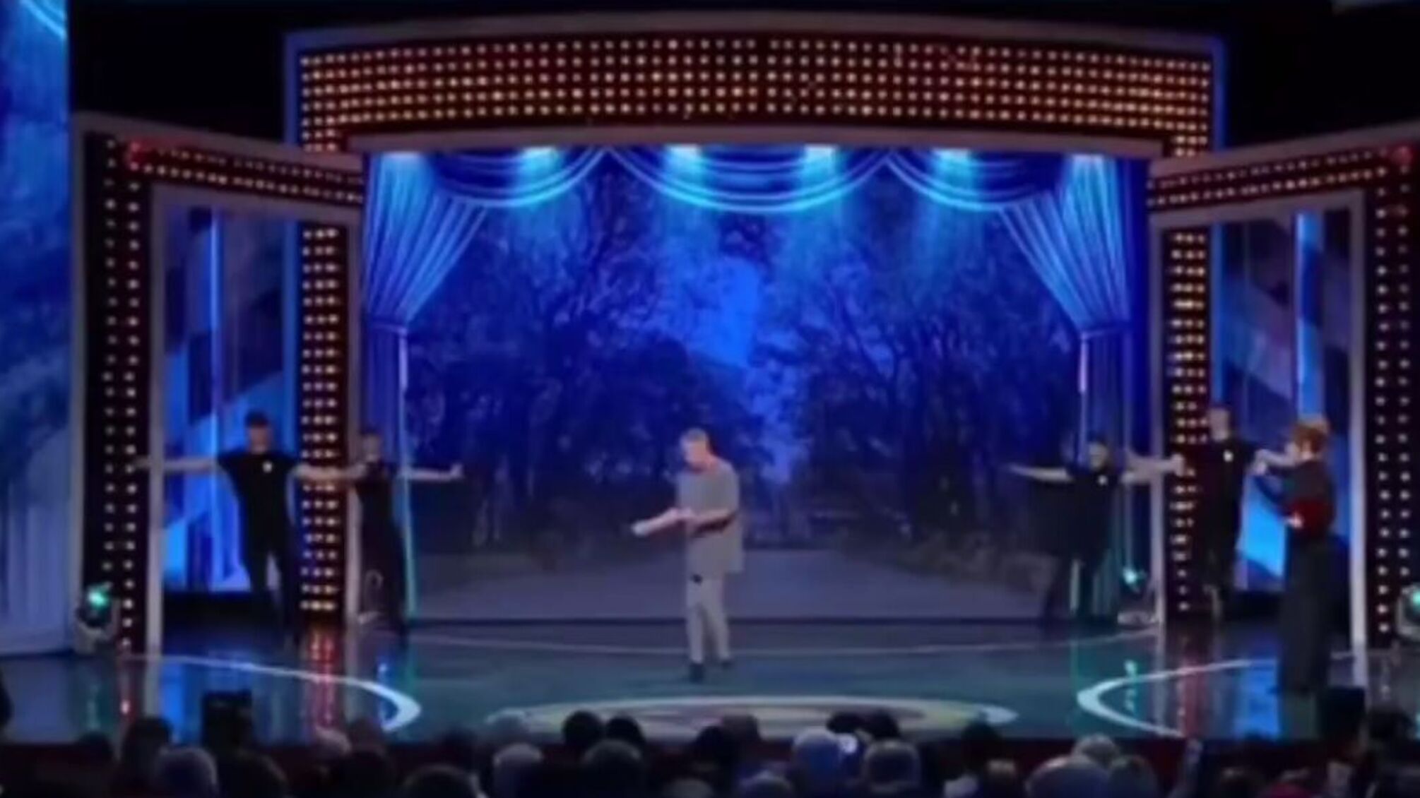 'Дизель-шоу' показало комедийную сценку с работниками ТЦК, которые избивают прохожего