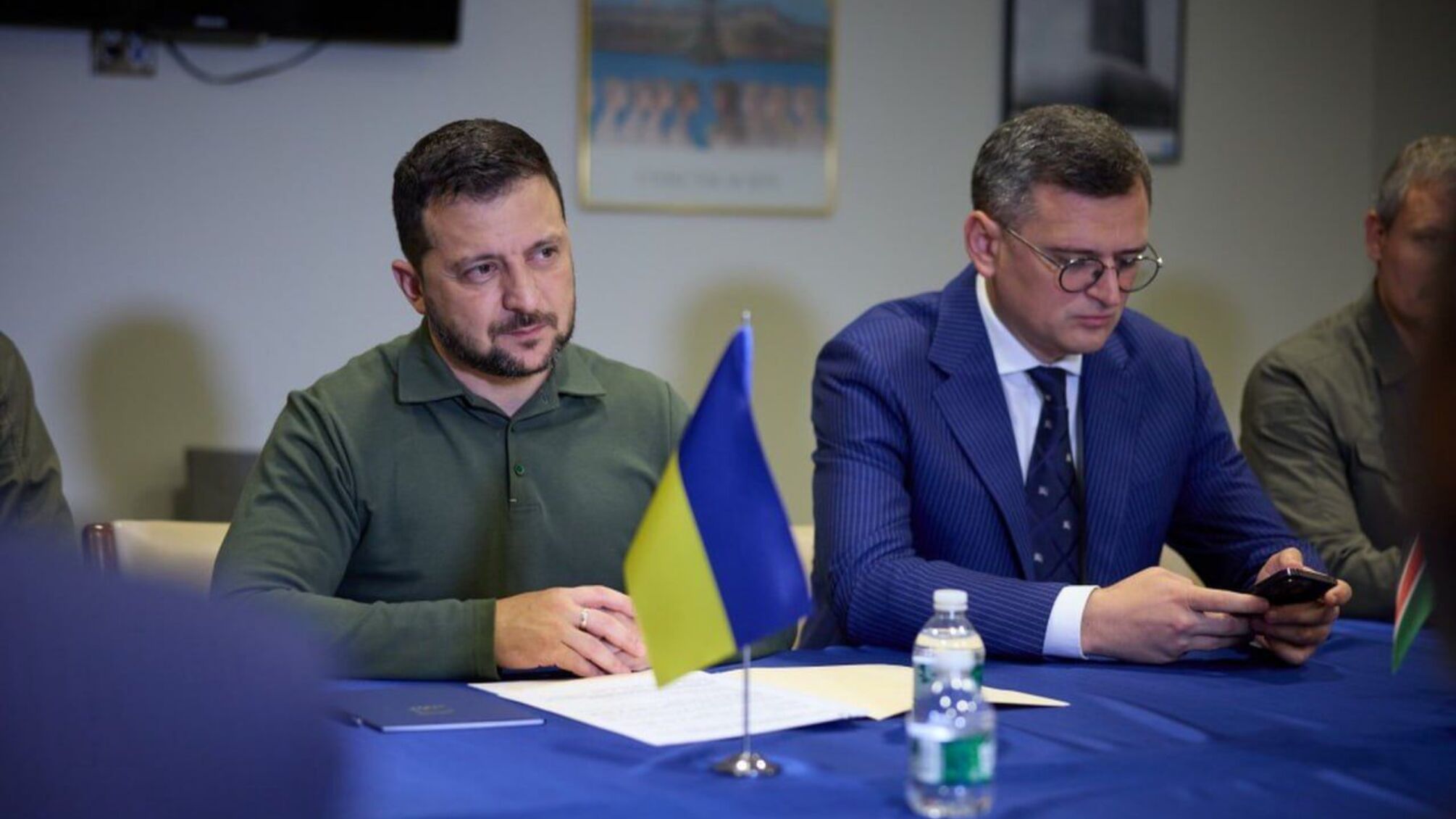 Отставка Кулебы – это реакция на снижение доверия к правительству