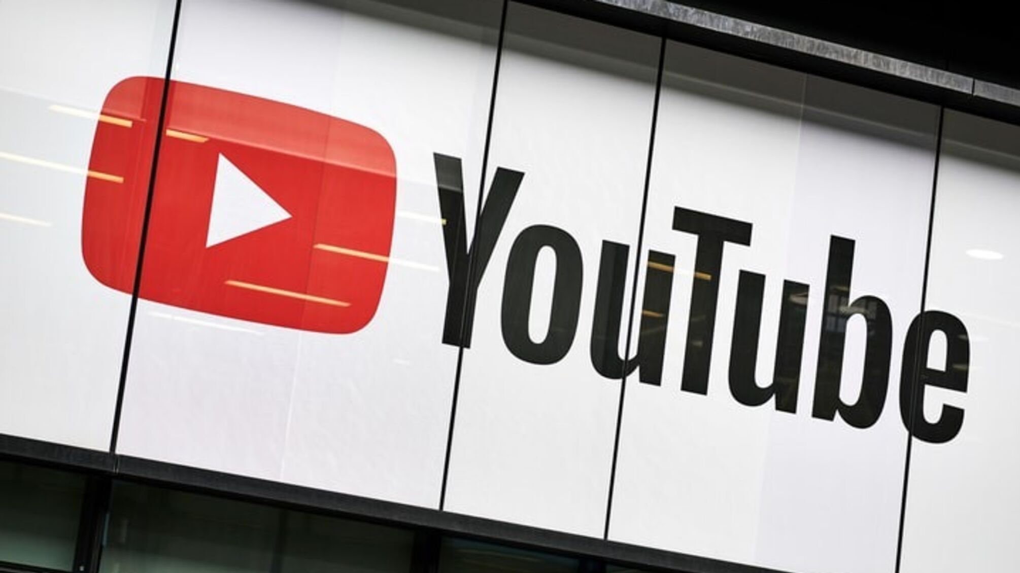 YouTube впроваджує нові інструменти для виявлення контенту, створеного штучним інтелектом