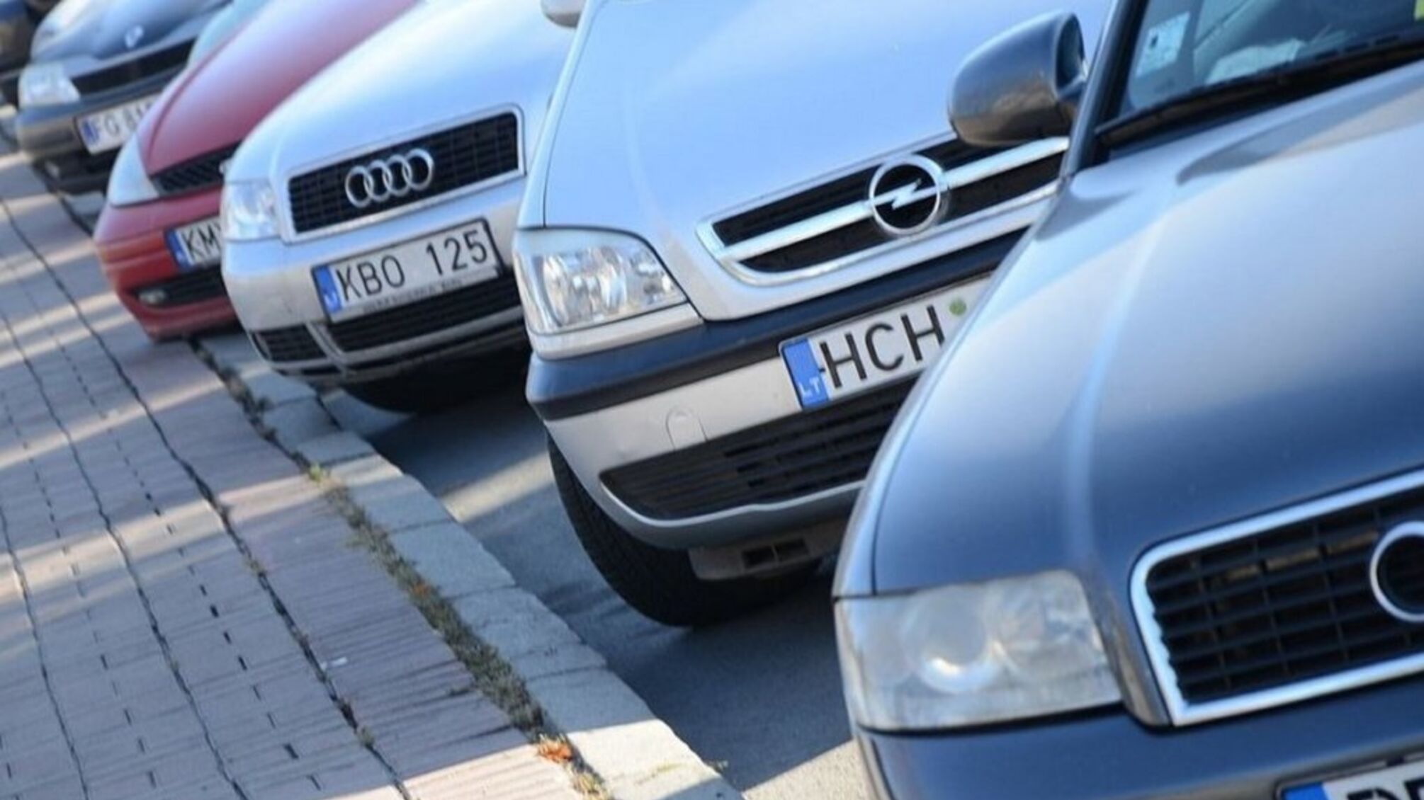 С 1 января в Украину запрещено ввозить авто ниже стандарта 'Евро-6'