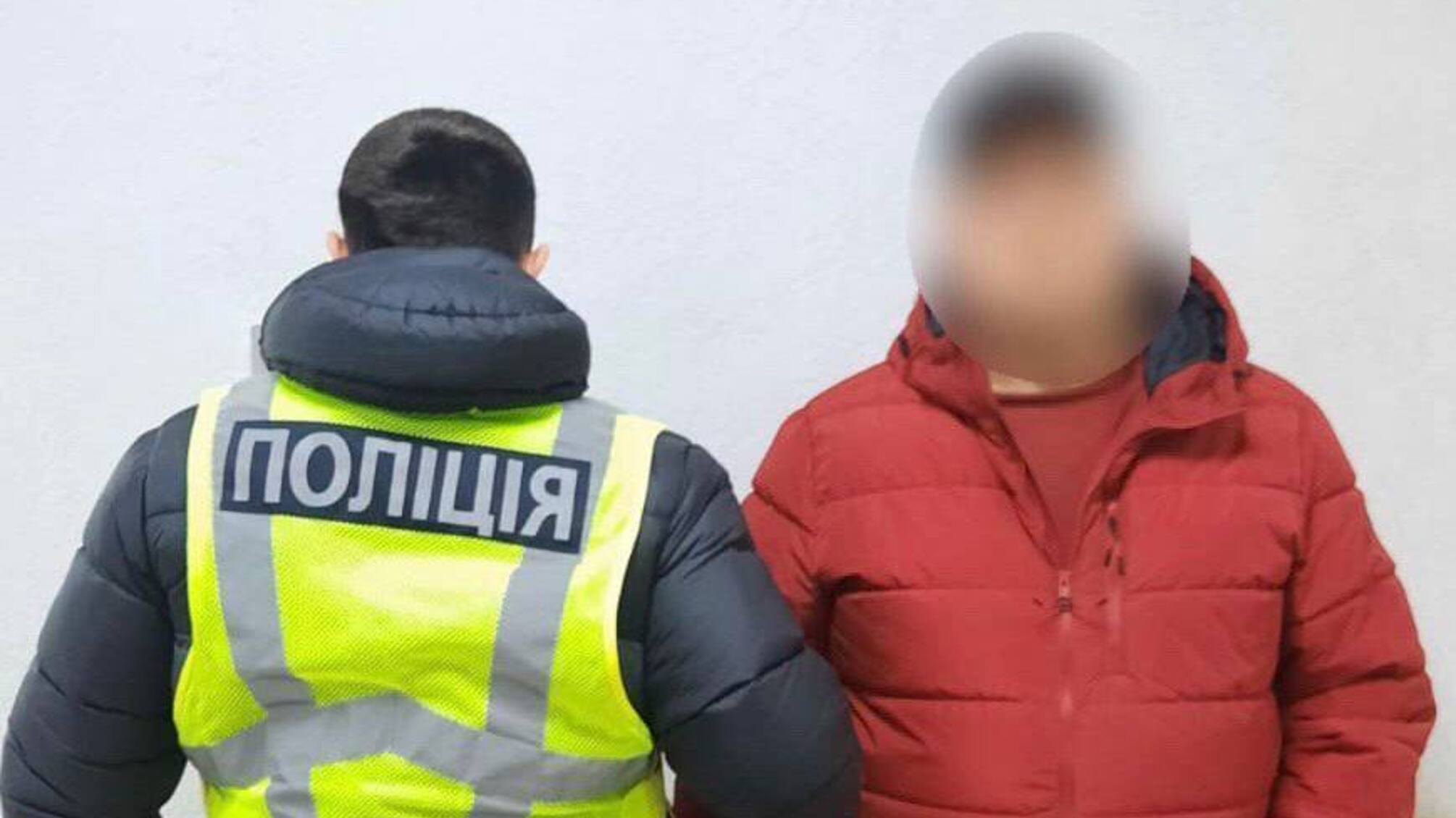 В Киеве во время конфликта из-за собак мужчина выстрелил в своего оппонента – пострадавший госпитализирован