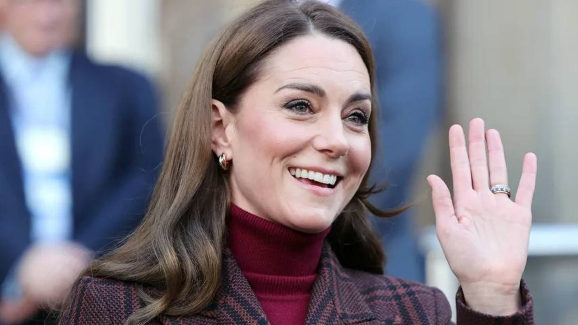 Кейт Миддлтон поддержала онкобольных во время визита в лондонский госпиталь