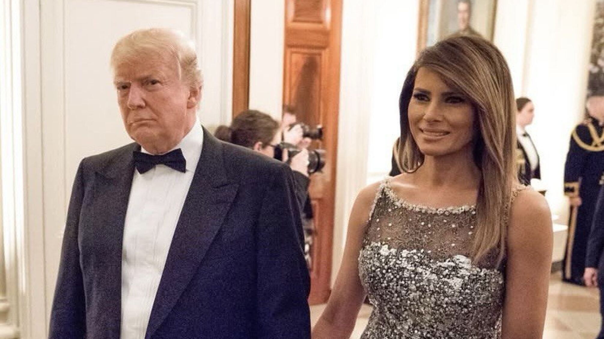 Дональд и Мелания Трамп поразили публику новогодним танцем