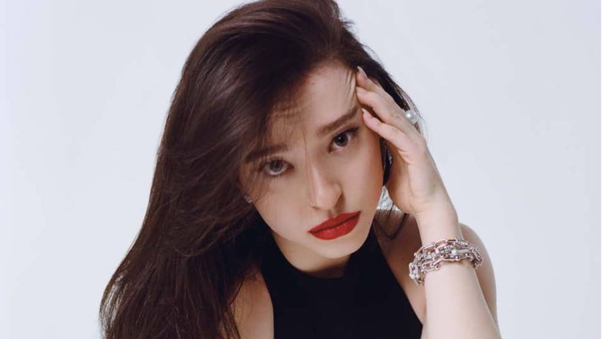 От Swarovski до Tiffany & Co.: образы Майки Мэдисон для фотосессии WWD