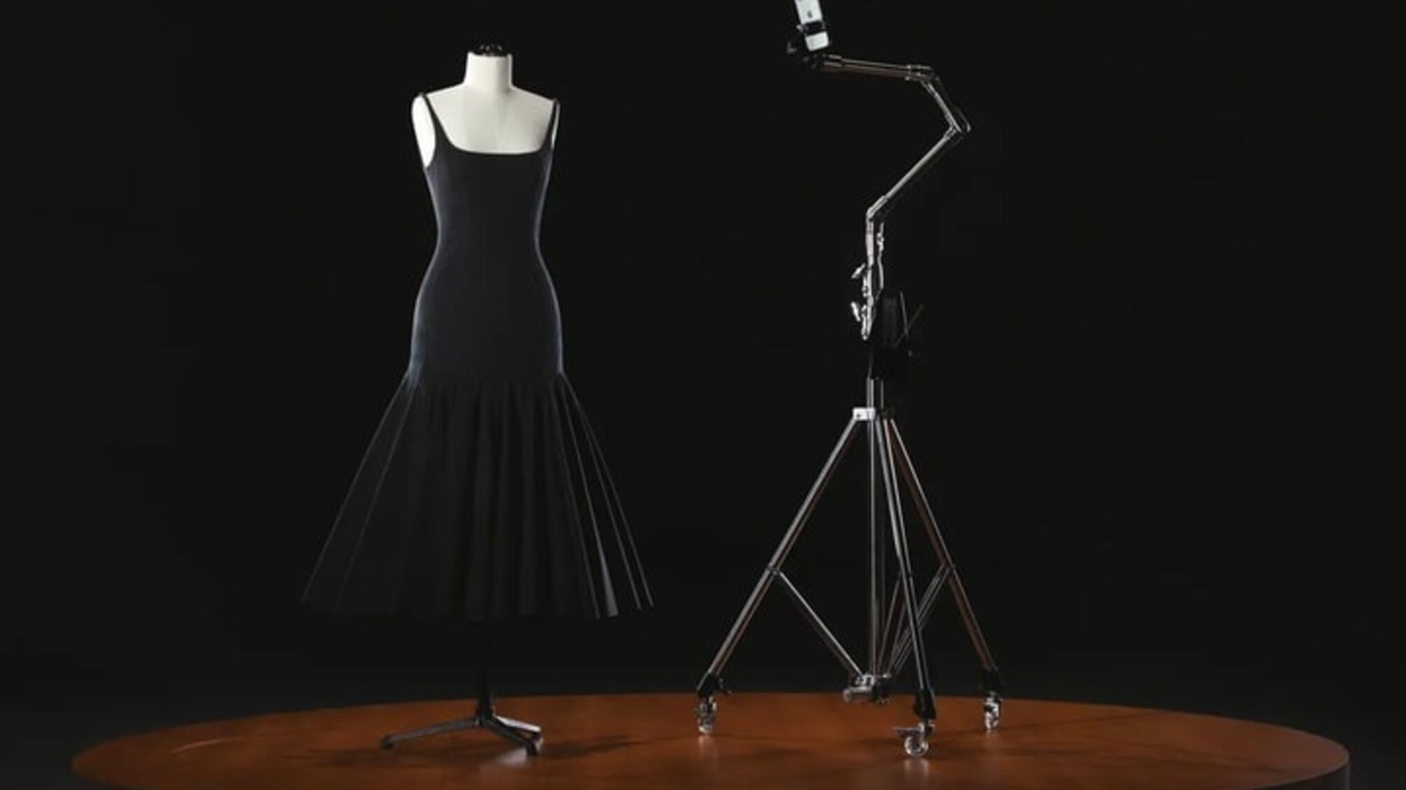 Весеннее шоу Jacquemus 2025 снимут полностью на iPhone 16 Pro Max