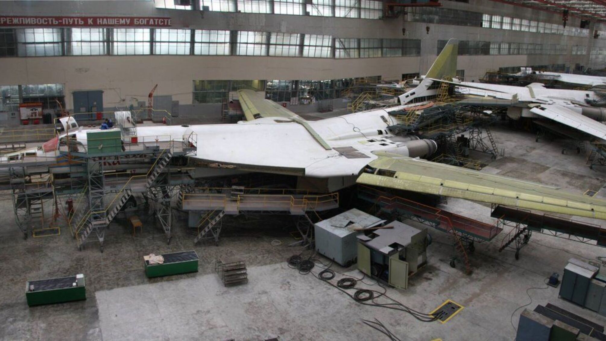 Беспилотники атаковали важные объекты ВПК в Казани