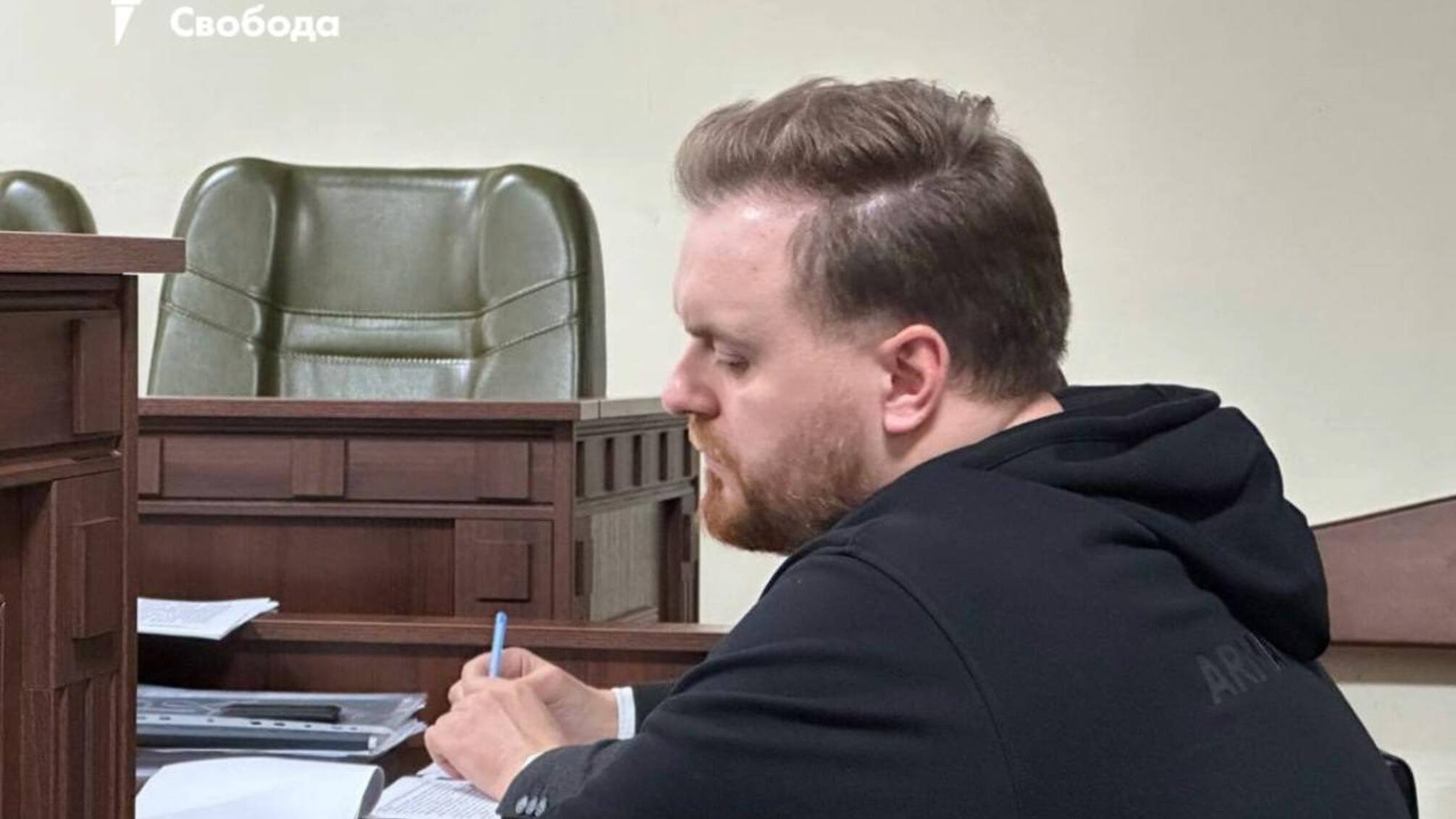 Суд постановил держать ведущего 'Наш' и NewsOne под стражей