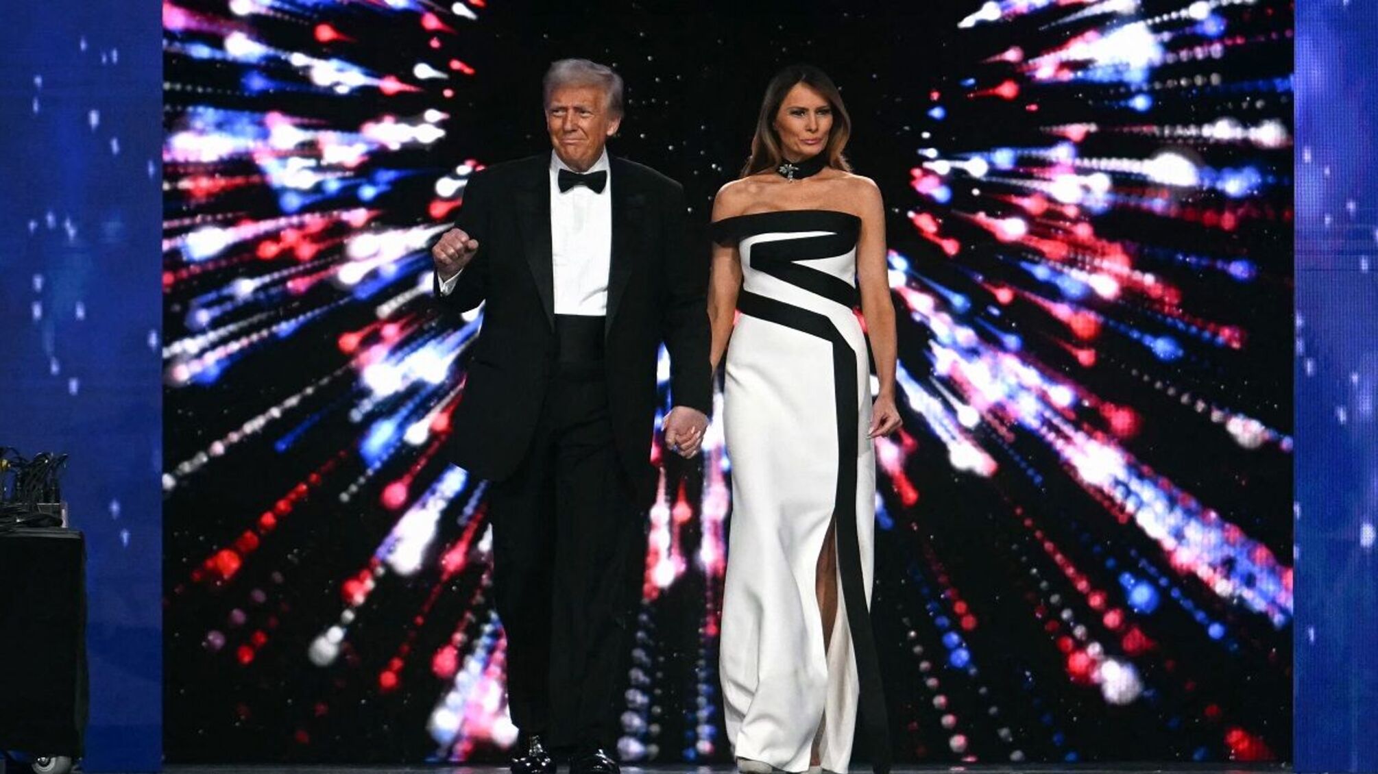 Черно-белый этюд Мелании Трамп: стильный акцент на инаугурации