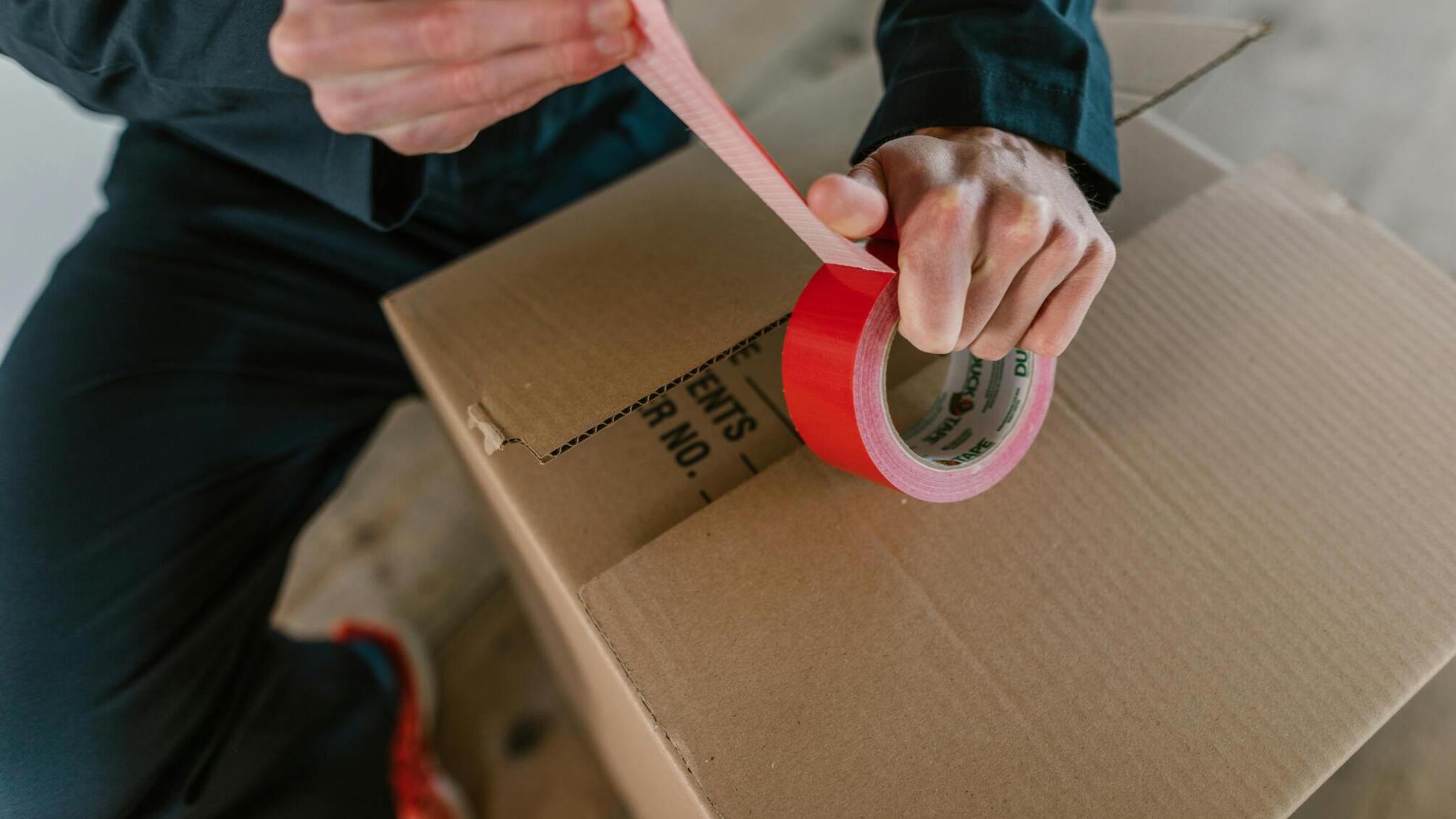 Посилки з-за кордону в Україну: нові обмеження та податки