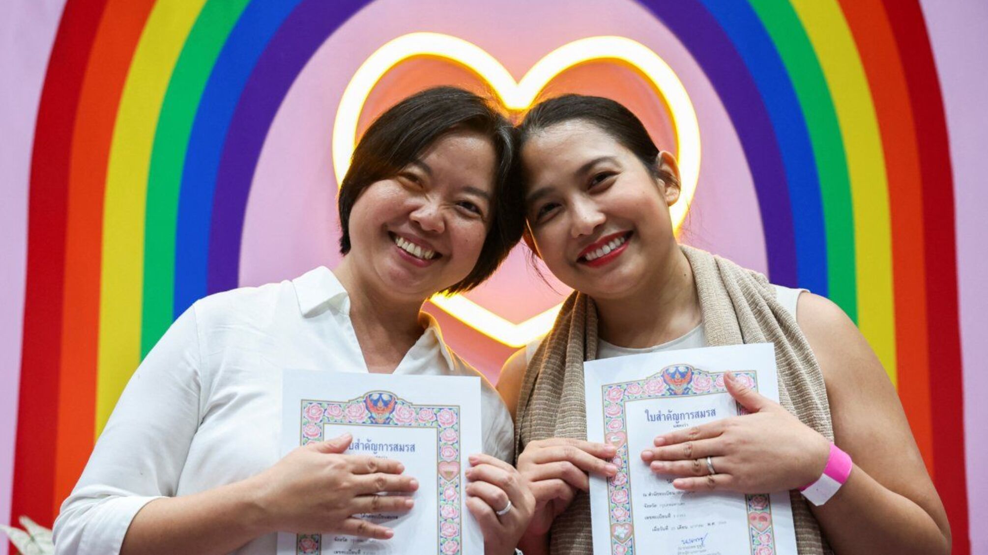 В Таиланде легализовали однополые браки: 200 пар женились в первый день