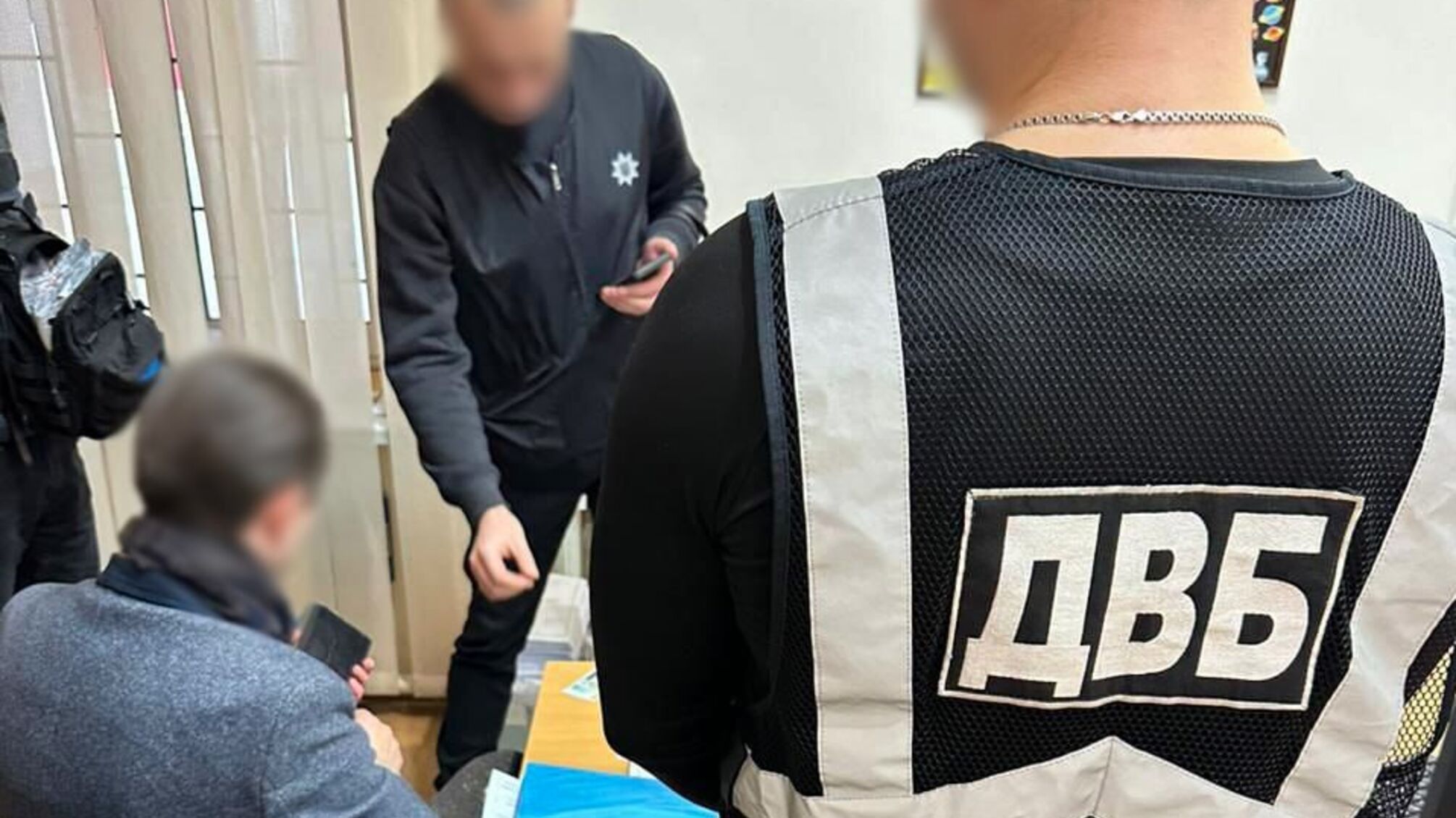 Полиция задержала адвоката, который хотел 'решить вопрос' с прокурором