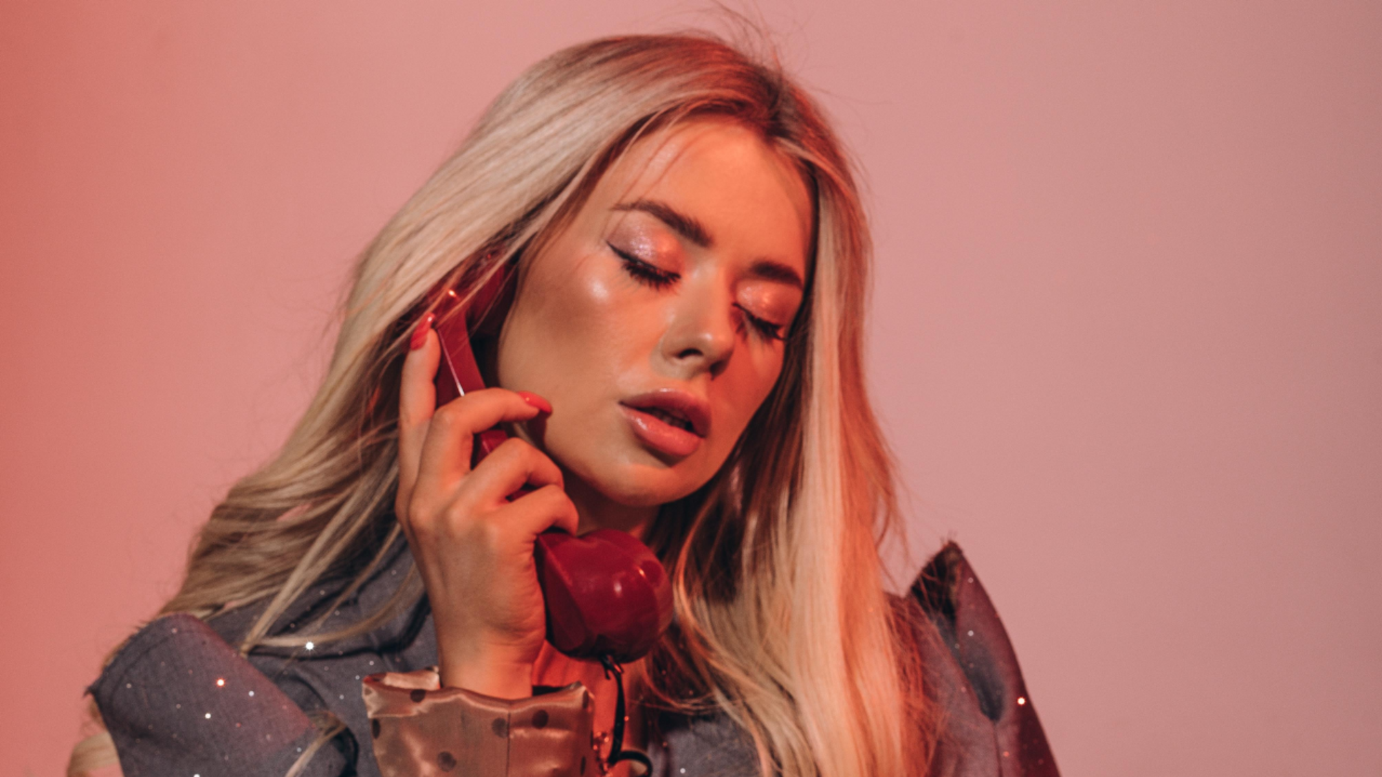 Нова пісня Каті Качановської «Алло-Алло» підкорює соцмережі та серця слухачів