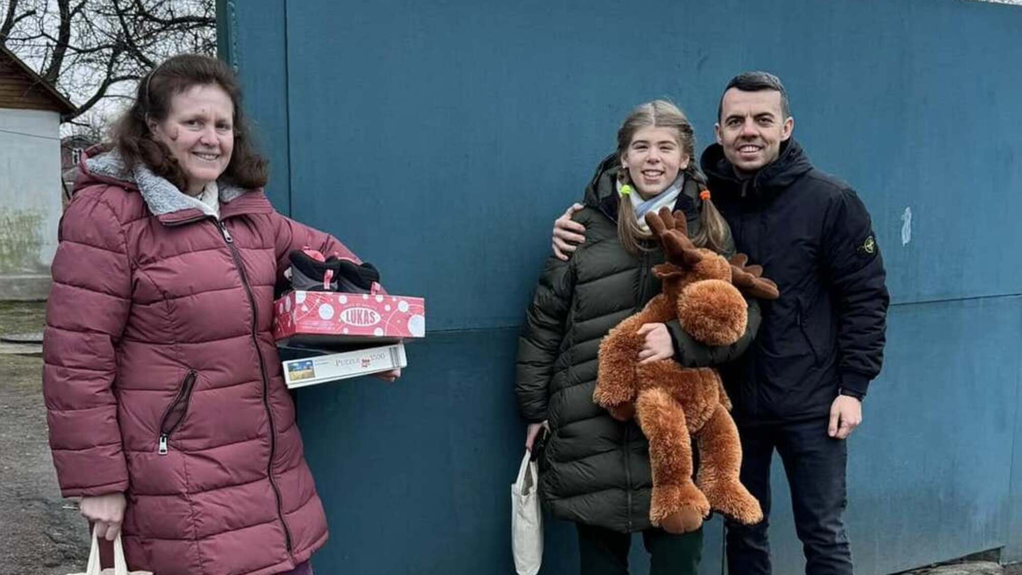 Дочери старейшей роженицы Украины сделали операцию на глазах