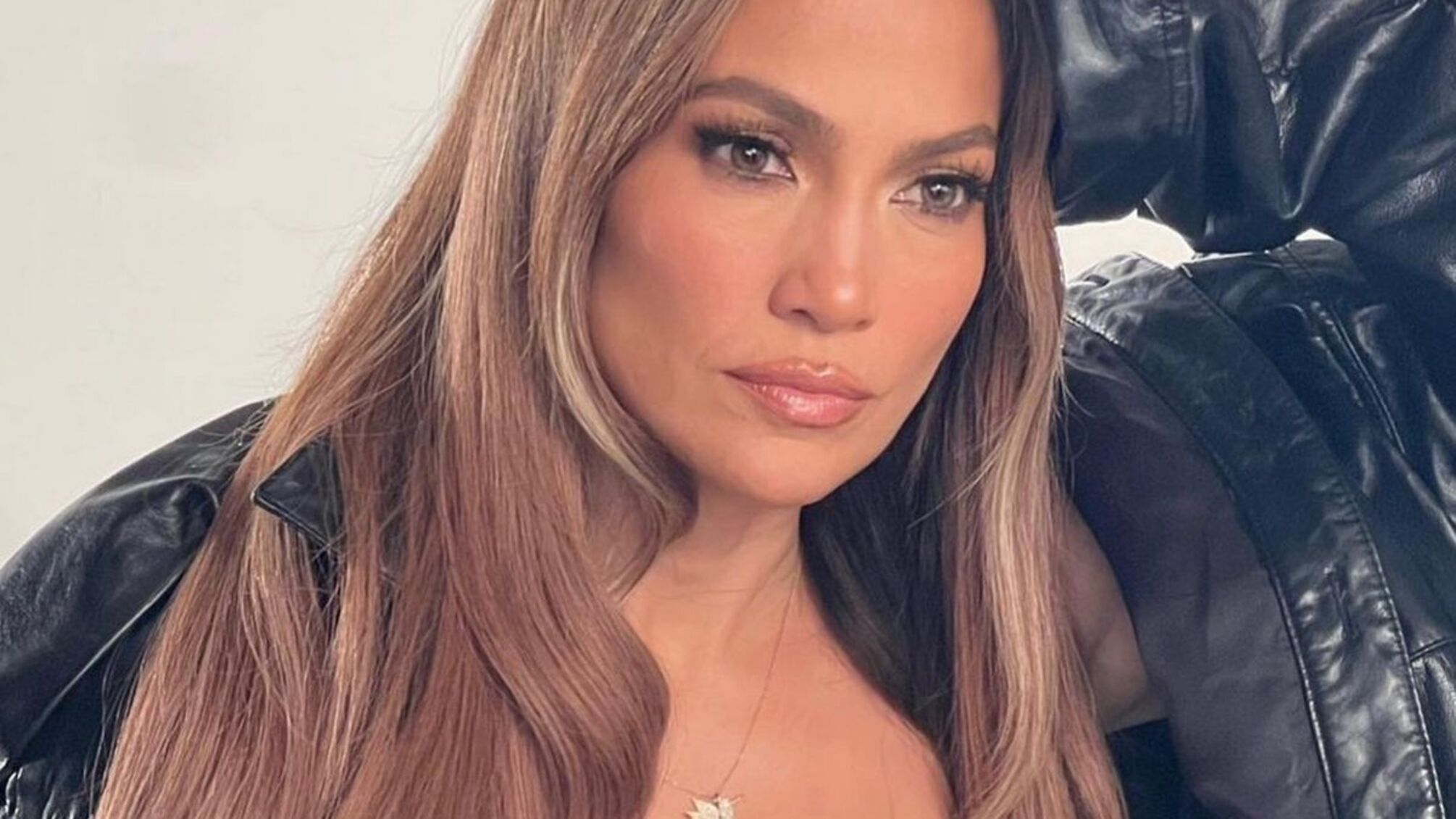 Зимова казка Дженніфер Лопес: знаменитість проводить час із родиною в Аспені