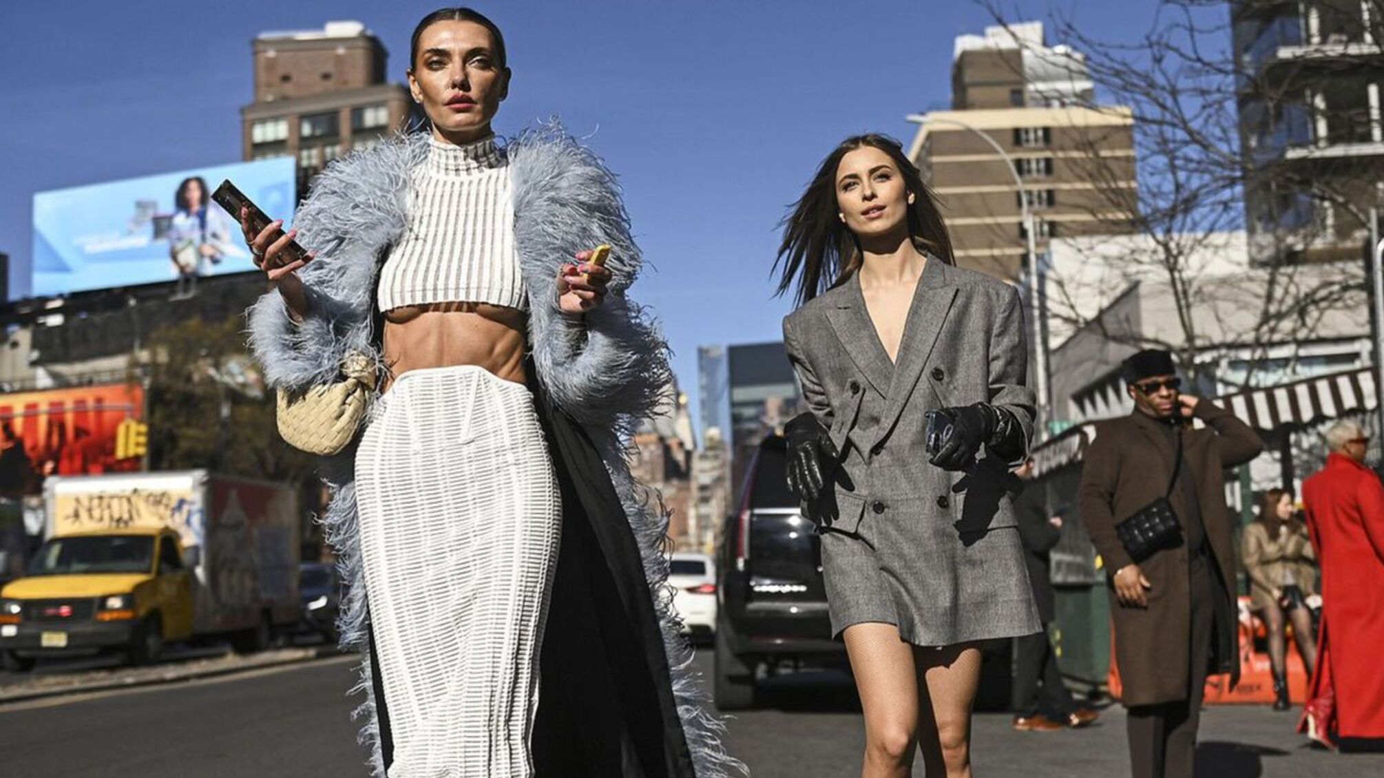 Зимова мода: топ фасонів спідниць для стильного сезону