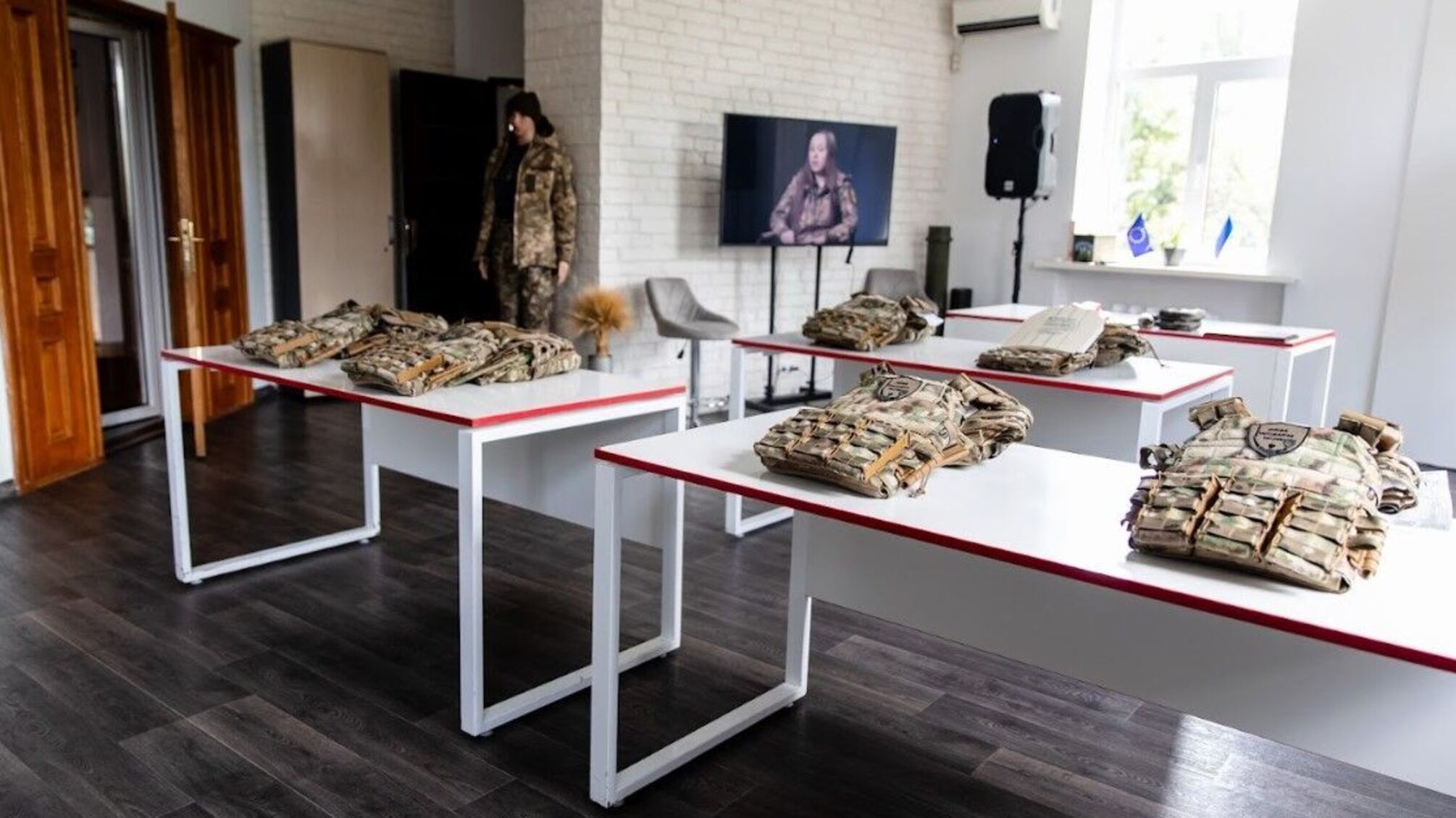 2,2 млрд для фирм-'ноунеймов': скандал с новогодними тендерами ДОТ