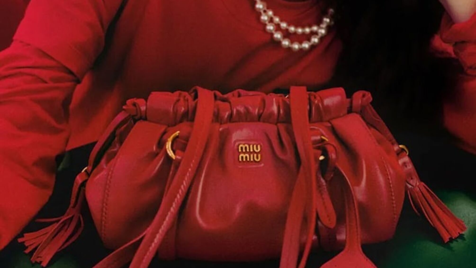 Miu Miu поєднали моду та китайські традиції у святковій кампанії