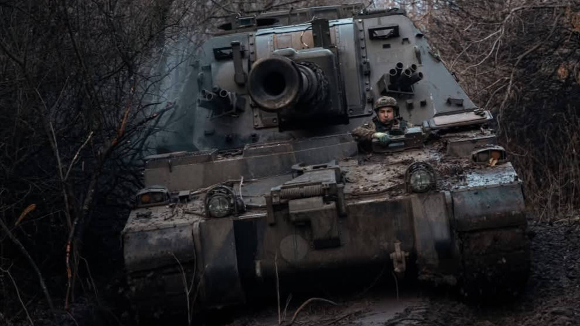 Дві танкові одиниці та три бронемашини ворога знищені ССО на Курщині