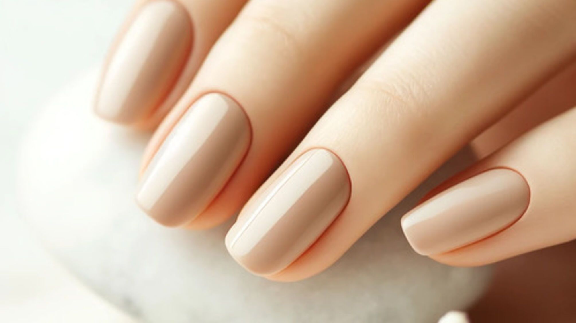 Що робити, якщо нігті стали ламкими після гель-лаку: поради експертів