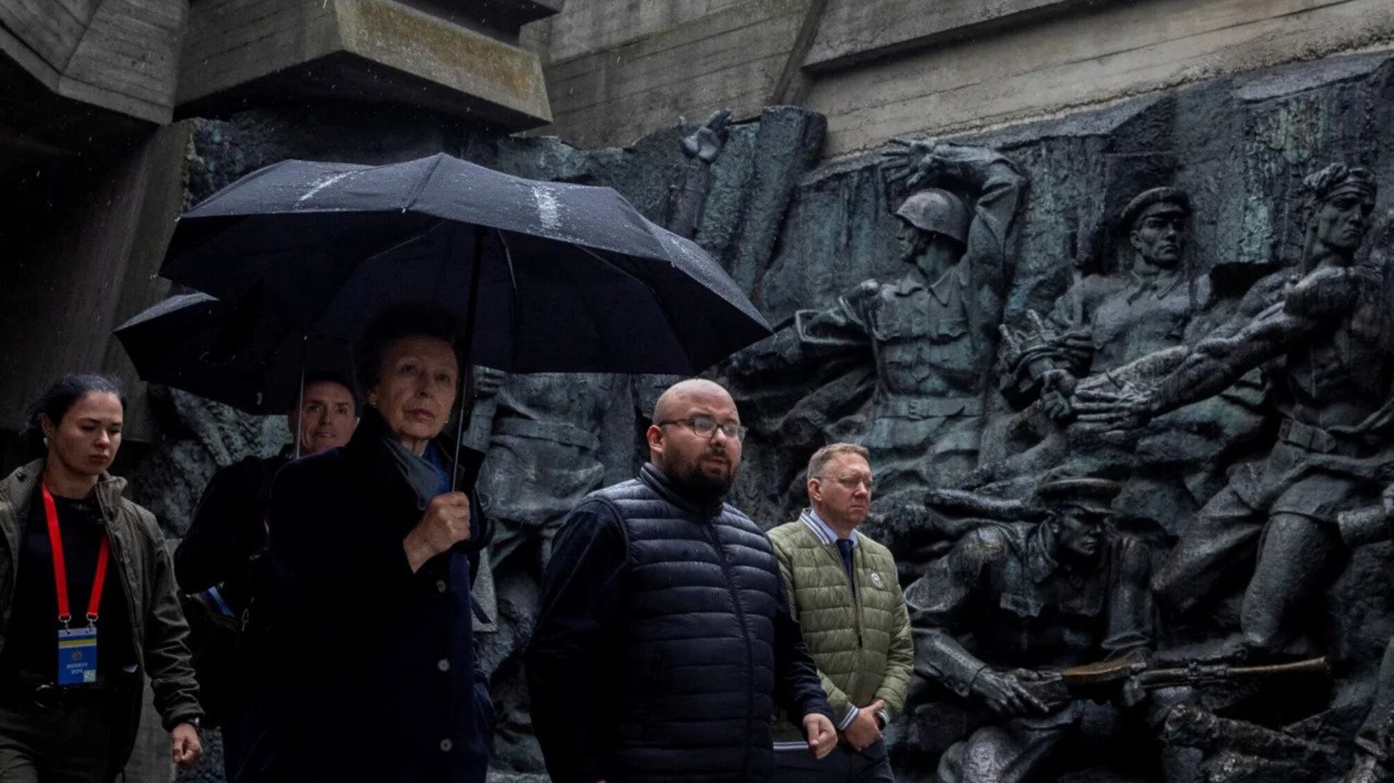 Принцеса Анна вшанувала пам’ять загиблих дітей у Києві