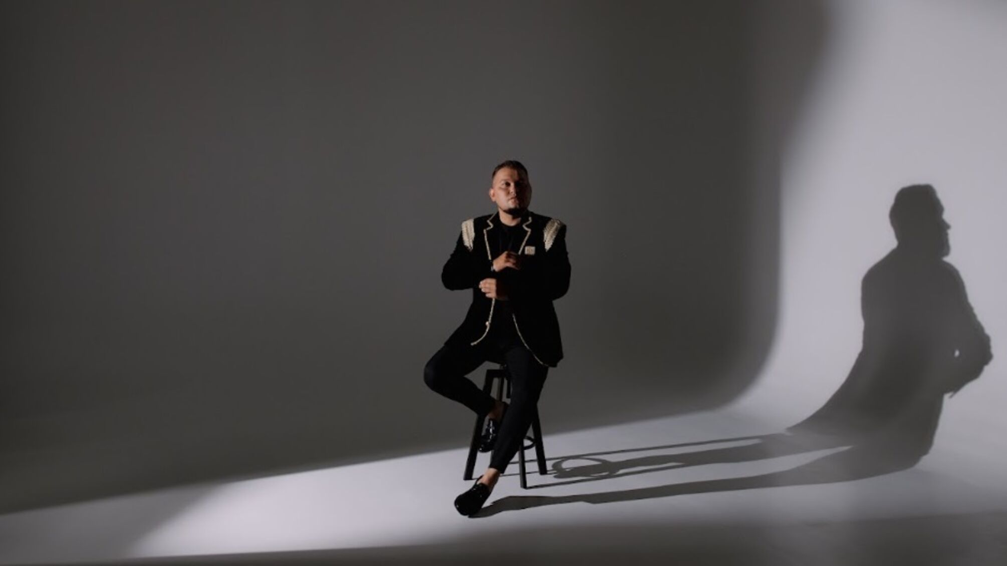 'Это не тишина - это минута сердца': премьера песни Ростислава Кушины