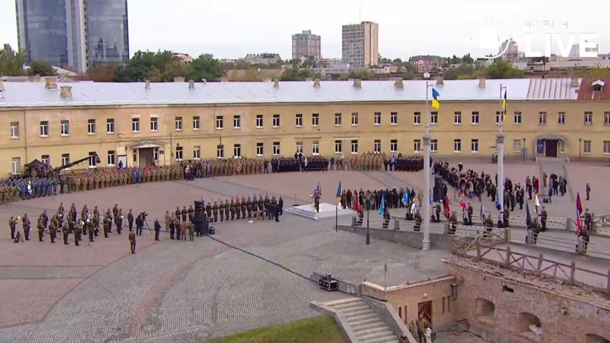 Міста-герої і ордени «Золота Зірка»: як Україна відзначає хоробрість громад і військових