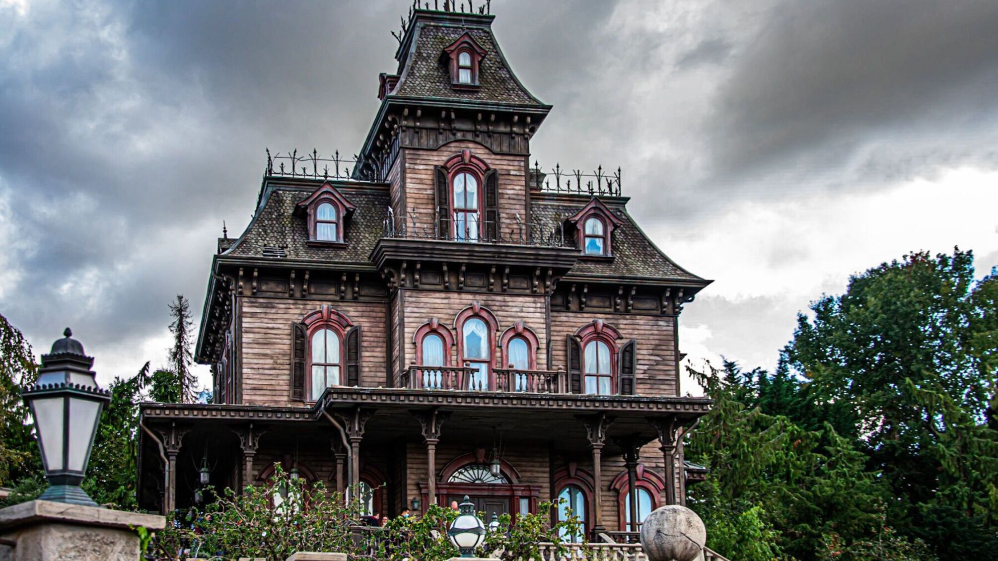 В США женщина скончалась после посещения аттракциона в Диснейленде