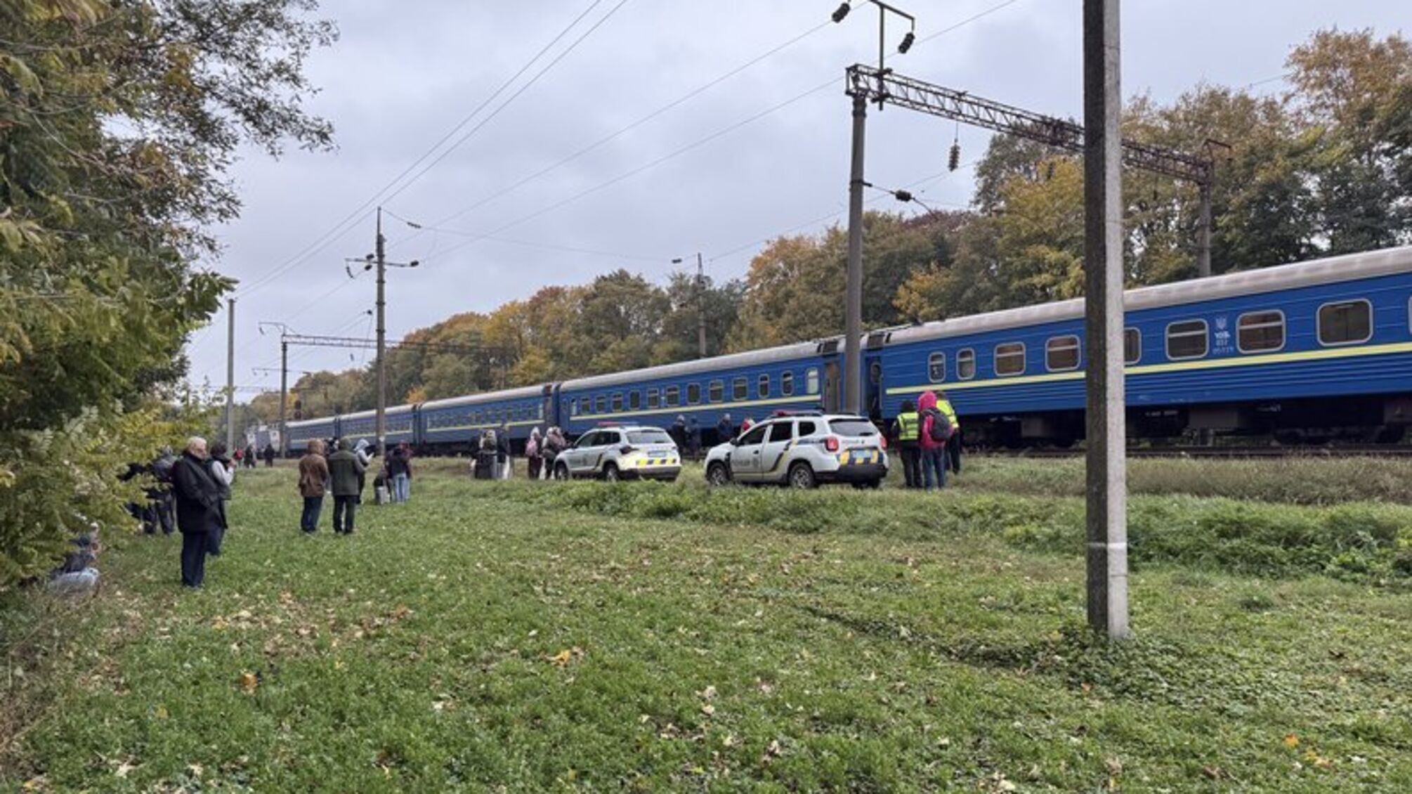 Остановка из-за минирования: в Житомирской области эвакуировали пассажиров поезда 'Будапешт – Киев'