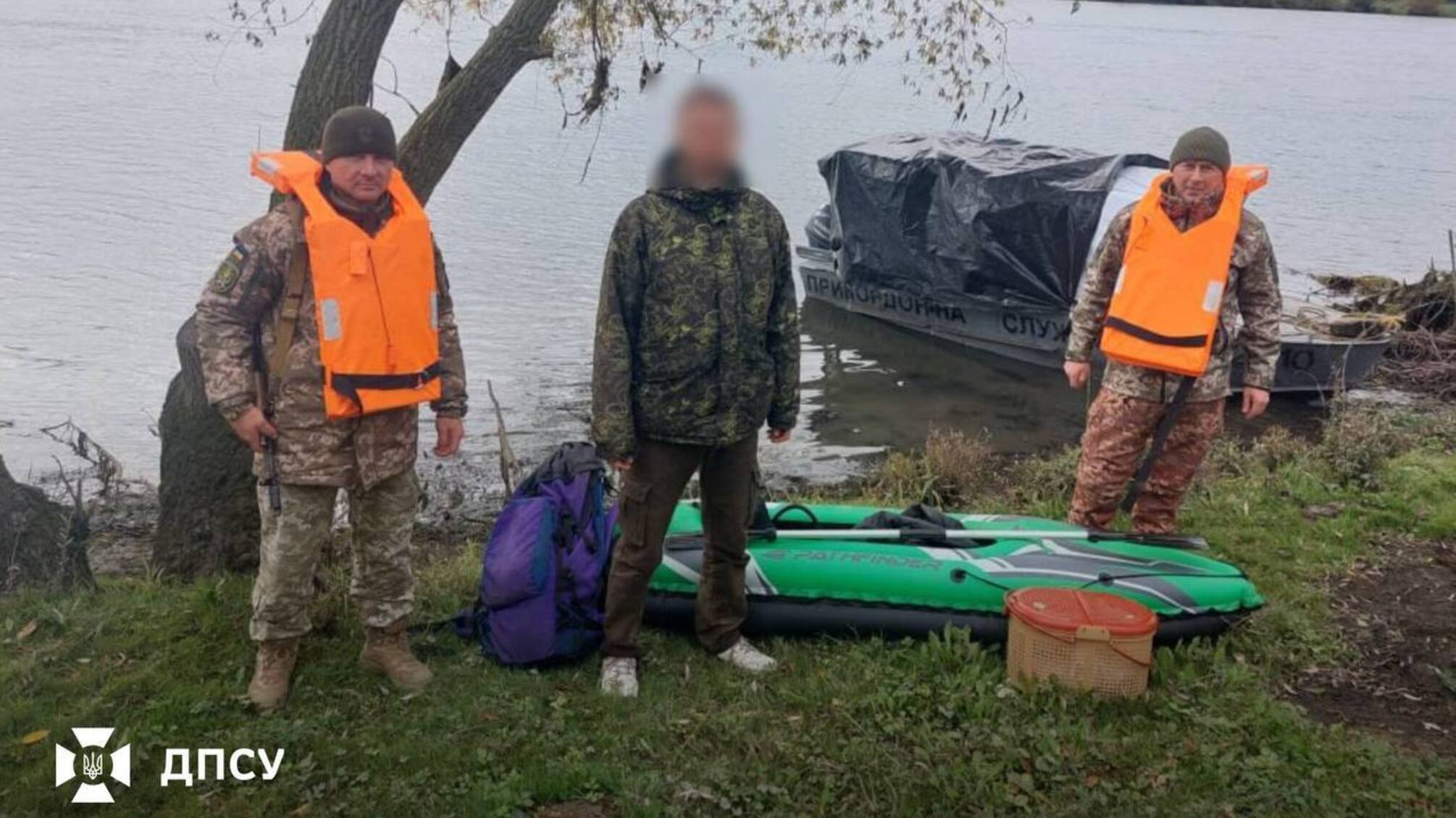 Ризикована «мандрівка»: порушник кордону плив на каяку, але не дійшов до берега