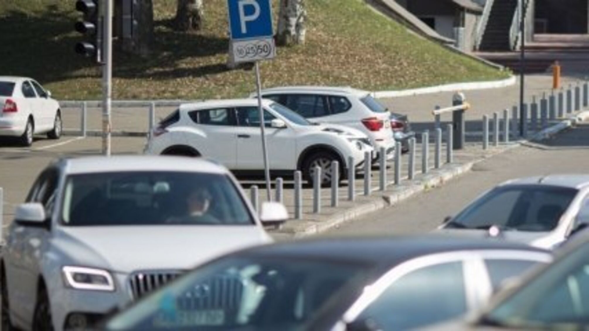 Киевляне теперь могут видеть свободные паркоместа в приложении 'Киев Цифровой' в реальном времени