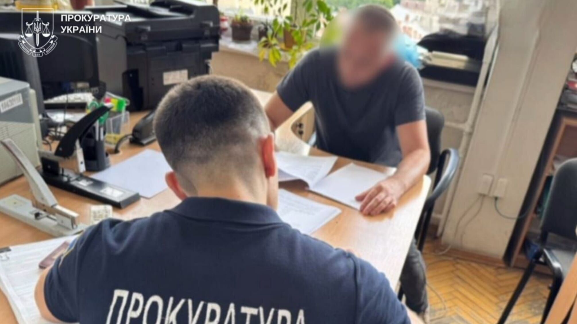 Підставні особи, фальшиві документи і службові зловживання: у Чернівцях судитимуть учасників земельної афери