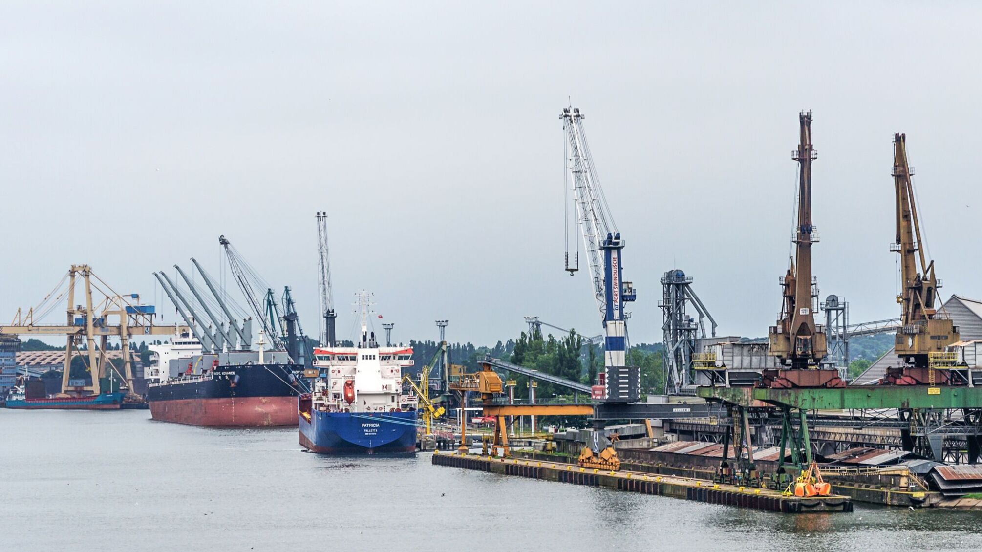 Польські служби зупинили провокацію російського судна біля стратегічного об’єкта