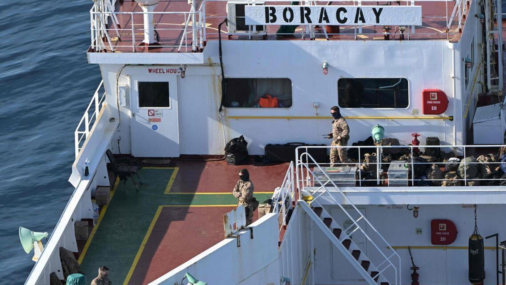 Танкер Boracay під санкціями ЄС і Британії стоїть на якорі біля Сен-Назера