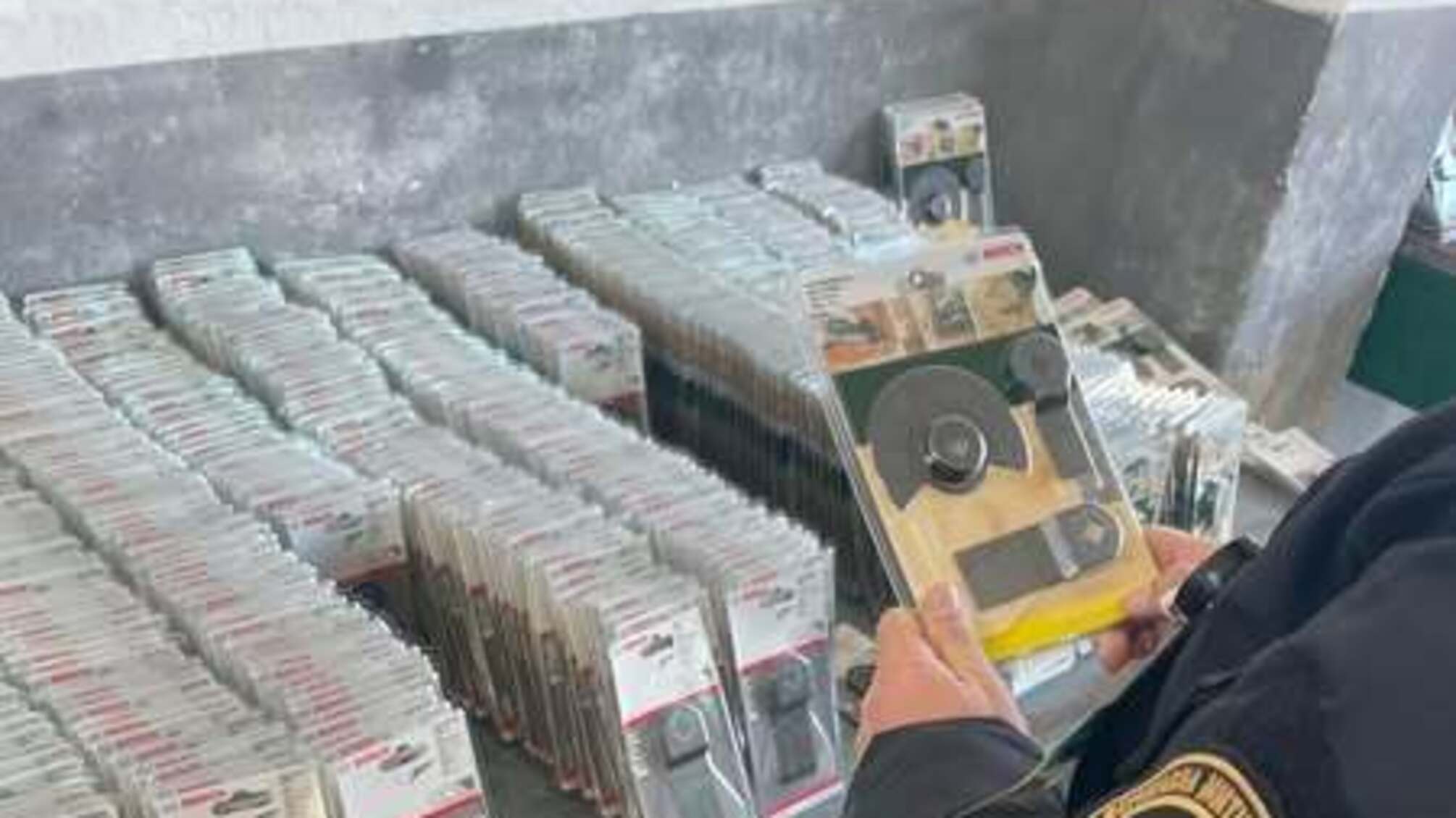 У Шегинях зупинили контрабанду інструментів на понад мільйон гривень