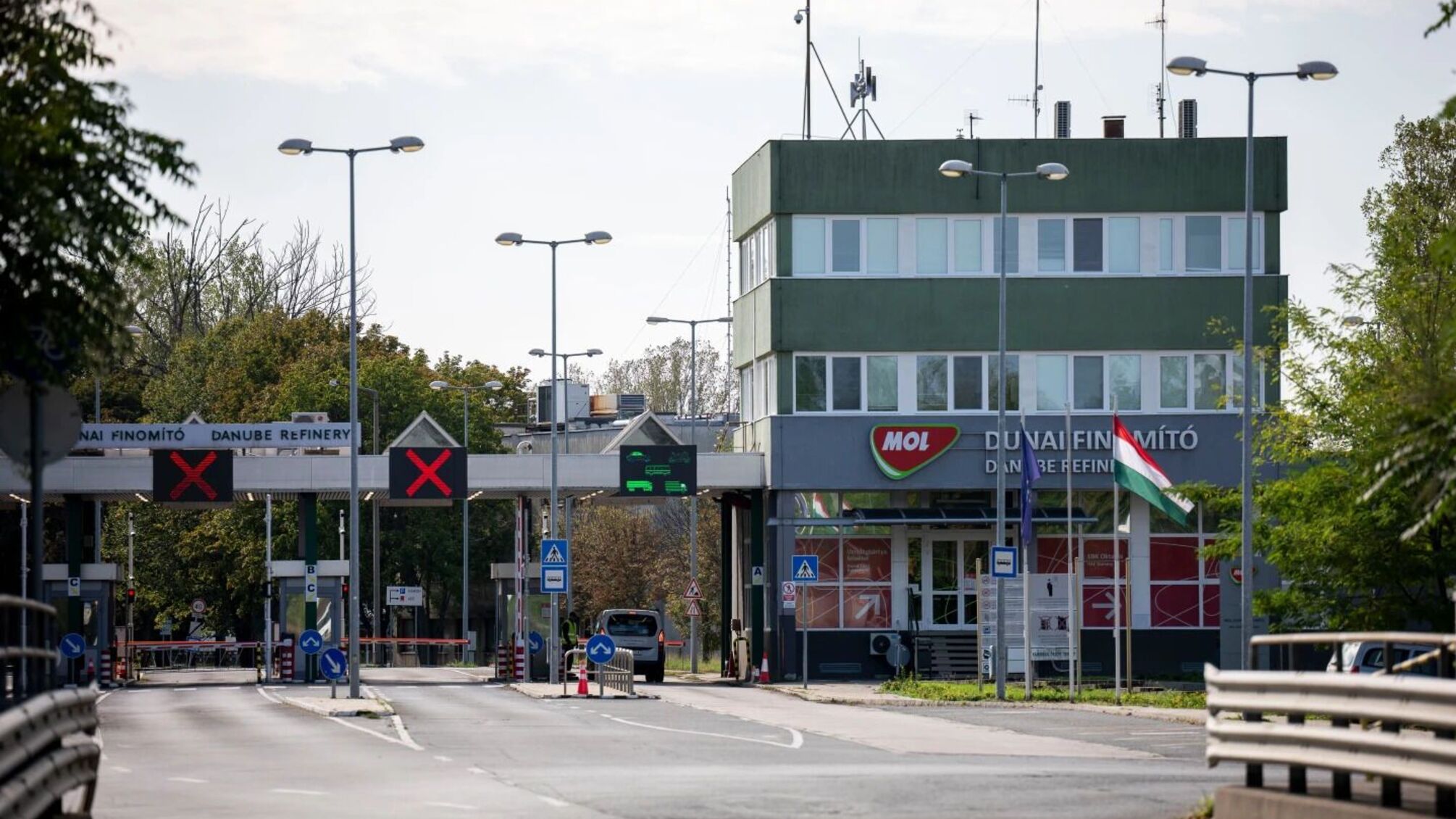 Інциденти на НПЗ MOL та ЛУКОЙЛ у Європі: аварії на підприємствах, які працюють з російською нафтою