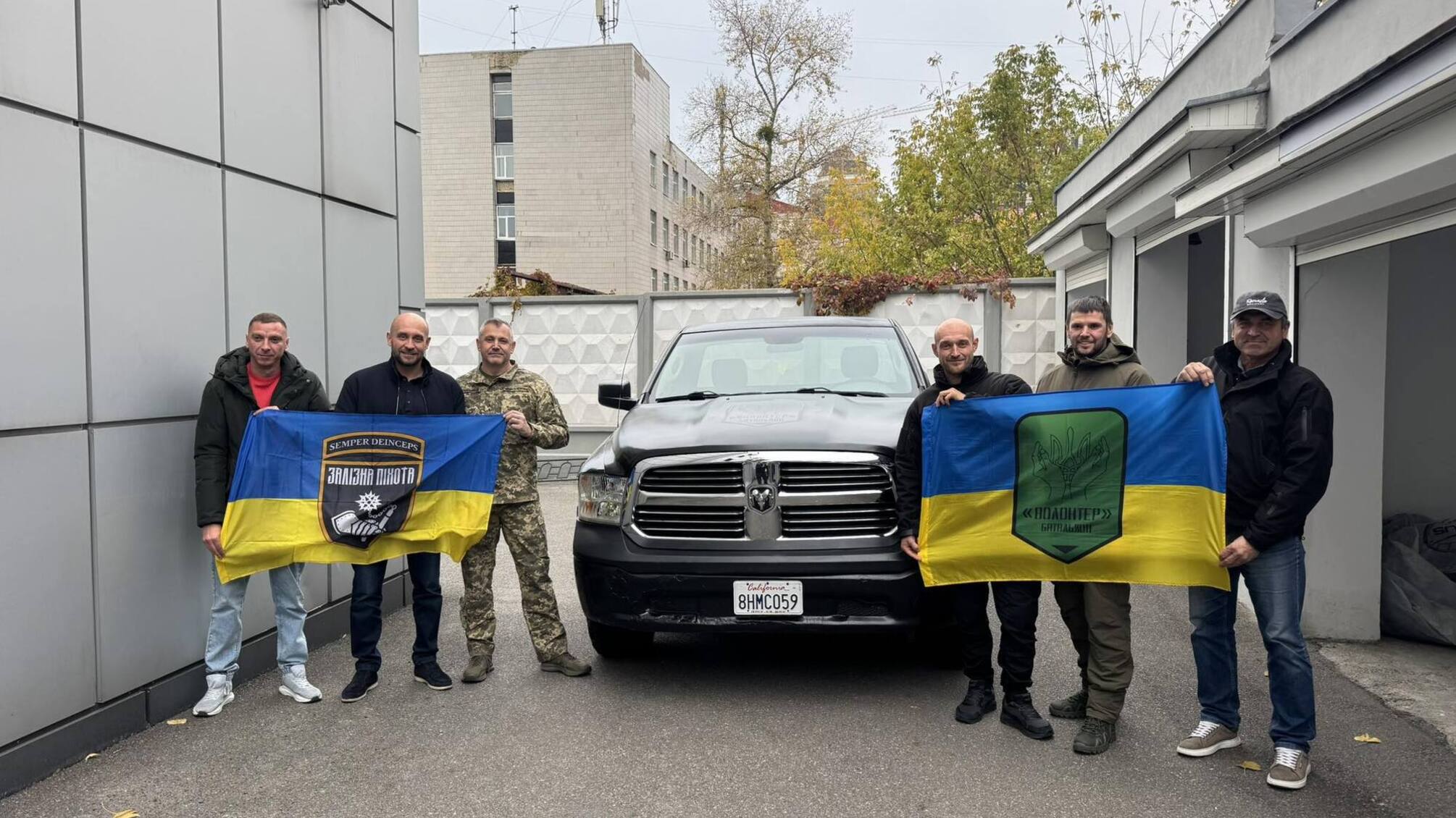 БФ 'Батальйон Волонтер' передав Dodge RAM бойовому комбату