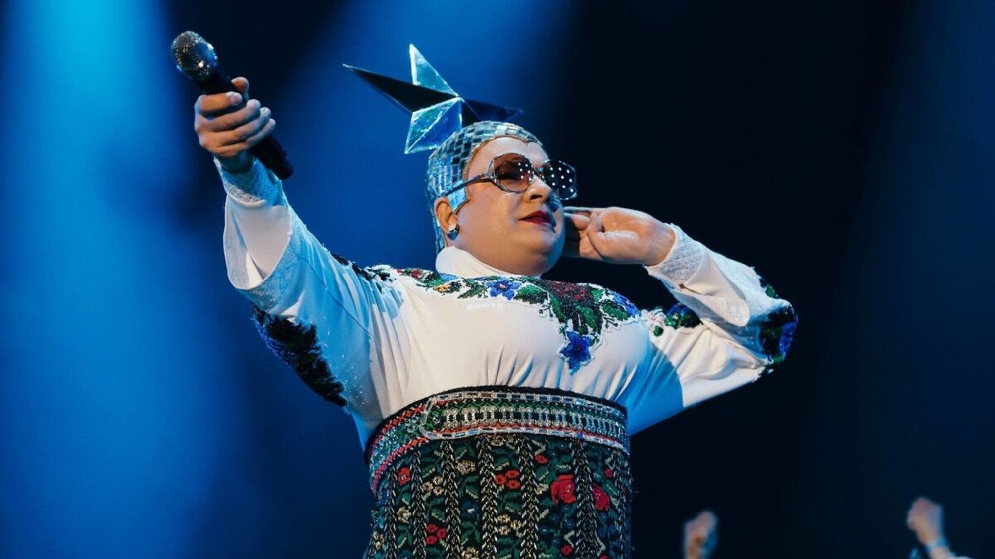 Два бокали просеко: Вєрка Сердючка вперше виконала новий хіт солов'їною