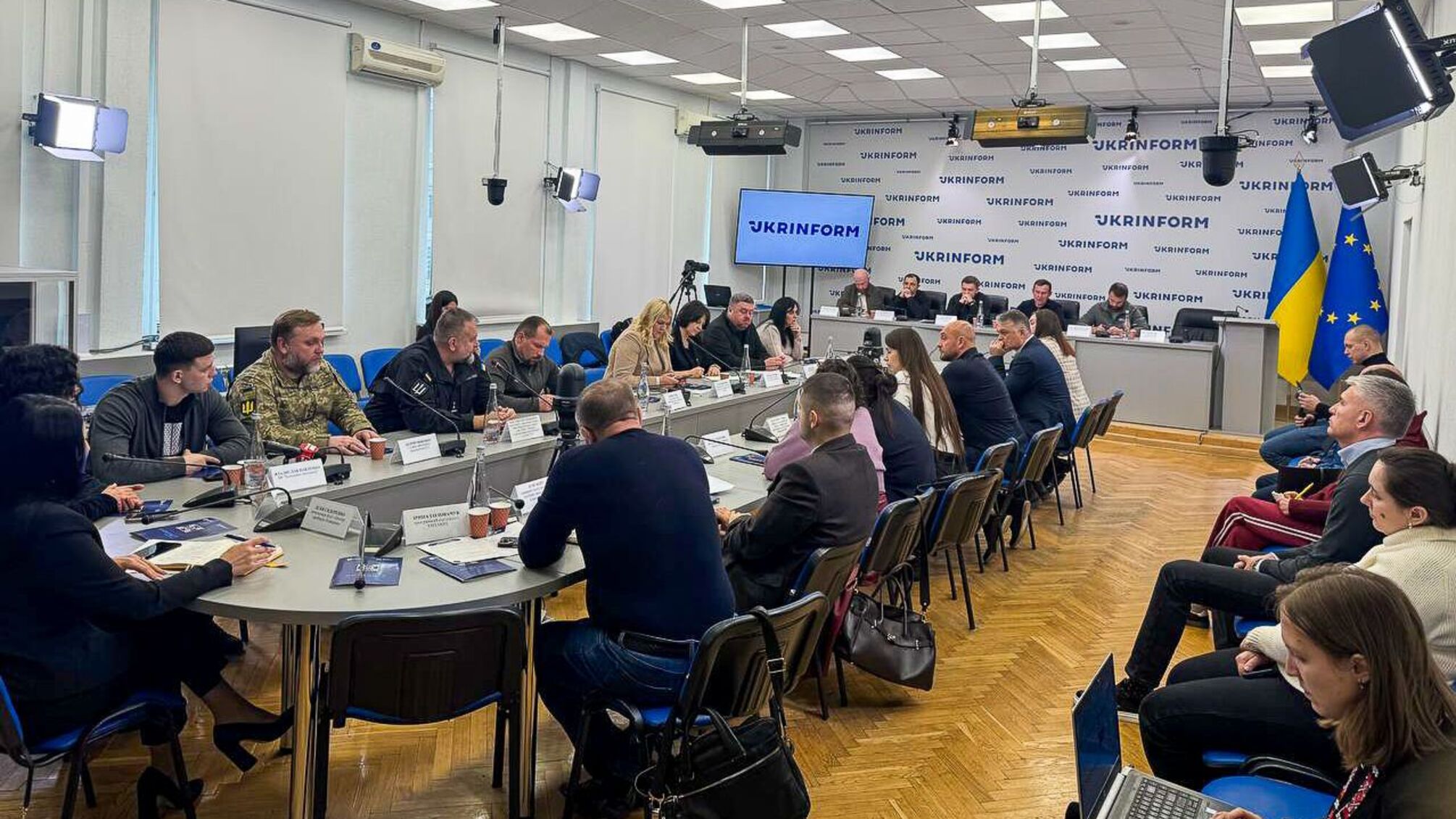 В Киеве обсудили пути ресоциализации ветеранов войны, которые отбывают наказание без лишения свободы