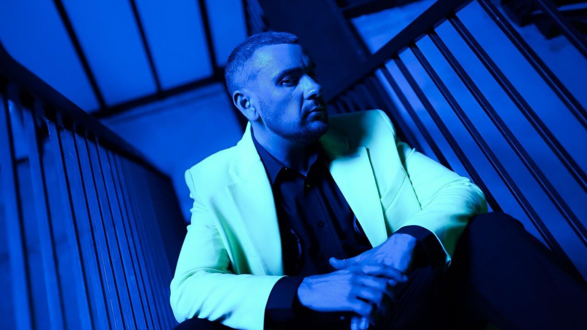 YAN KOSTYRKO представил клип 'ЛЮБИ': история о любви, преодолевающей расстояния