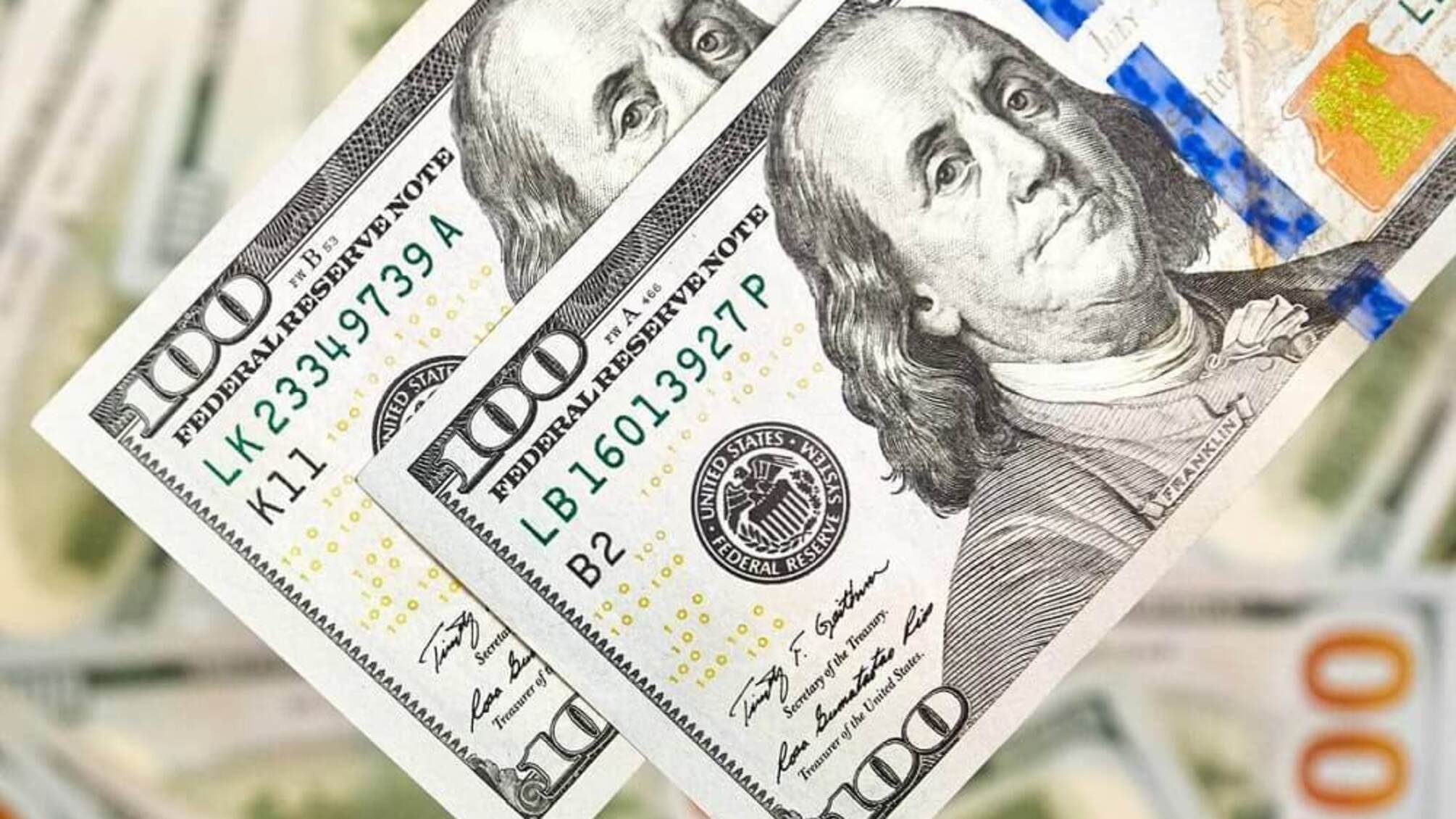 Киевские полицейские задержали афериста, обманувшего военного на 4800 долларов