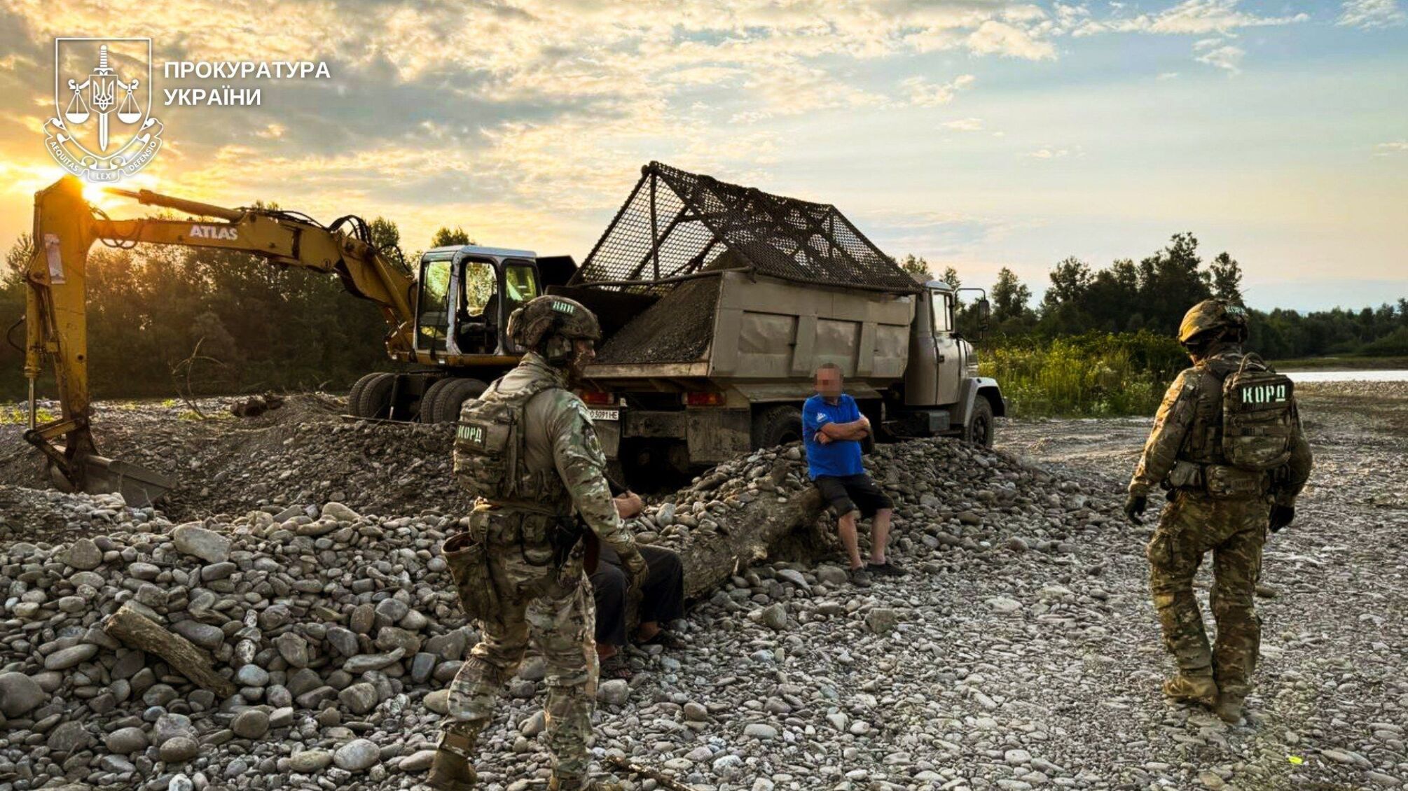 На Закарпатті депутат організував незаконний видобуток піску на 9 мільйонів гривень